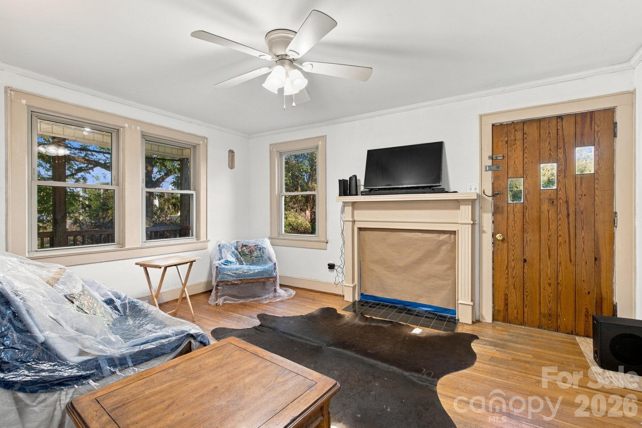 506 Aquadale Road Property Photo 6