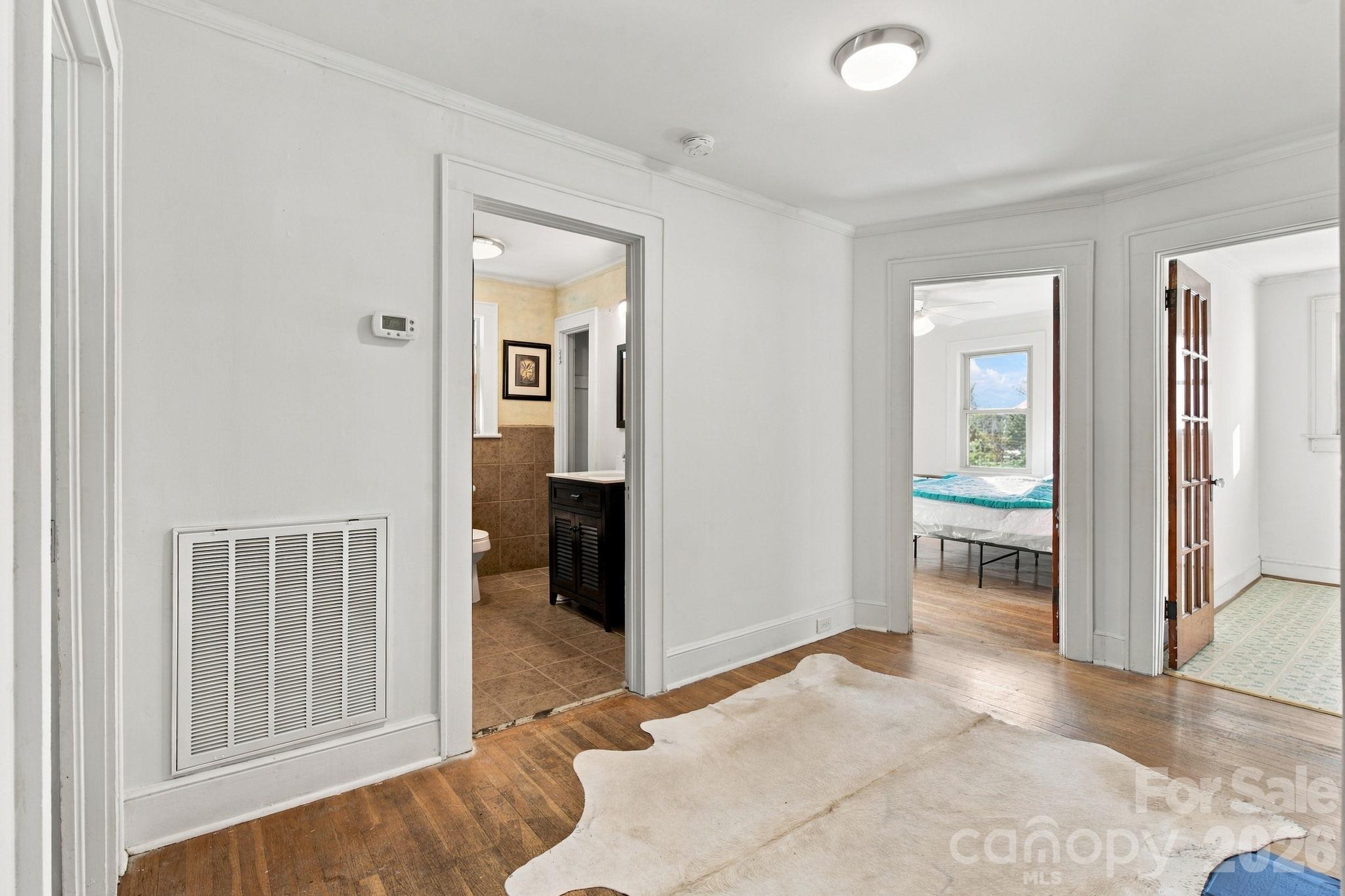 506 Aquadale Road Property Photo 8