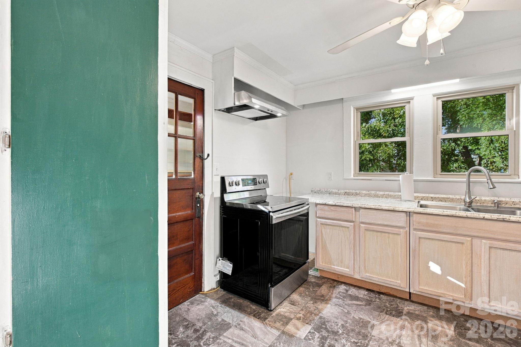 506 Aquadale Road Property Photo 20