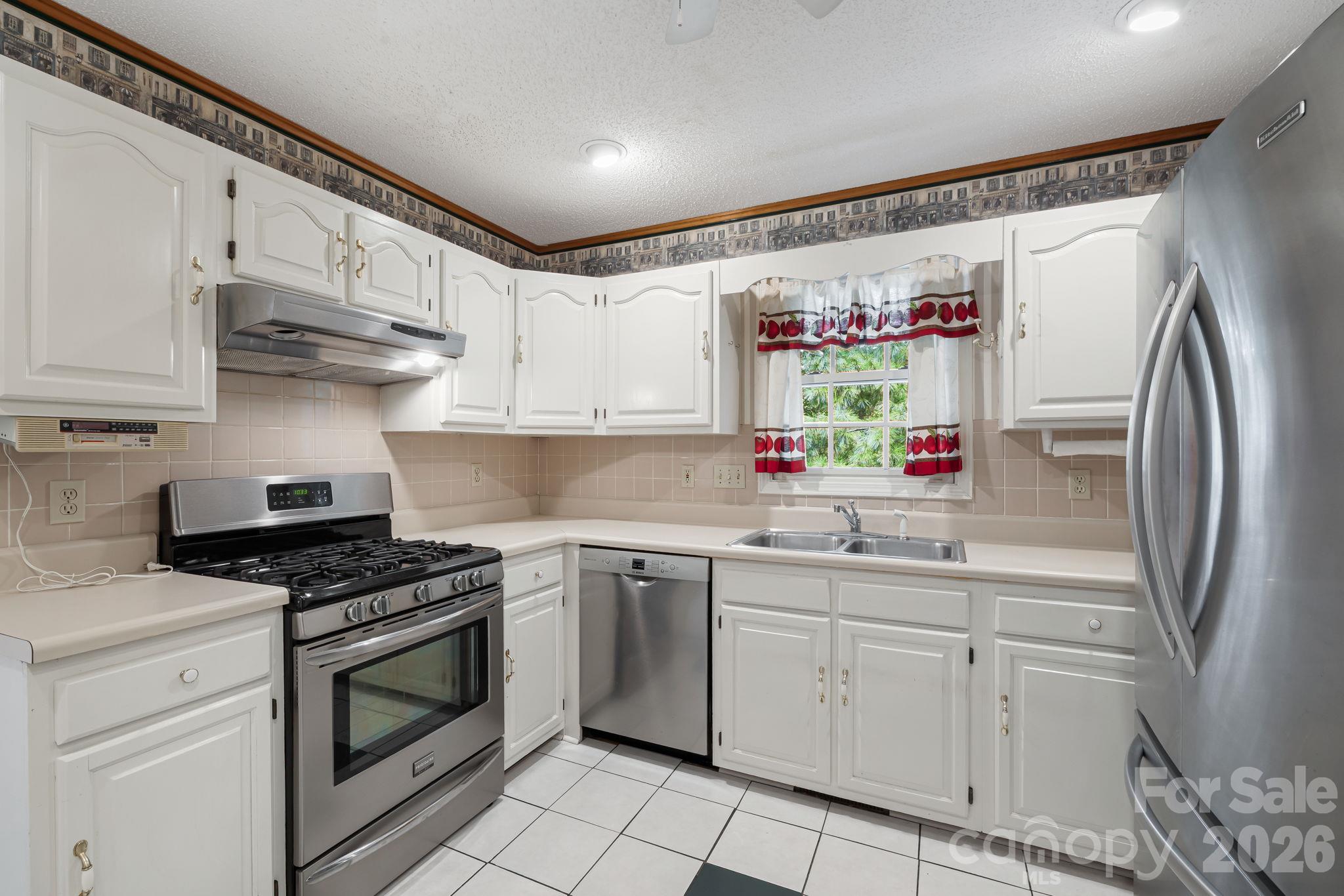 103 Tarragon Place Property Photo 10