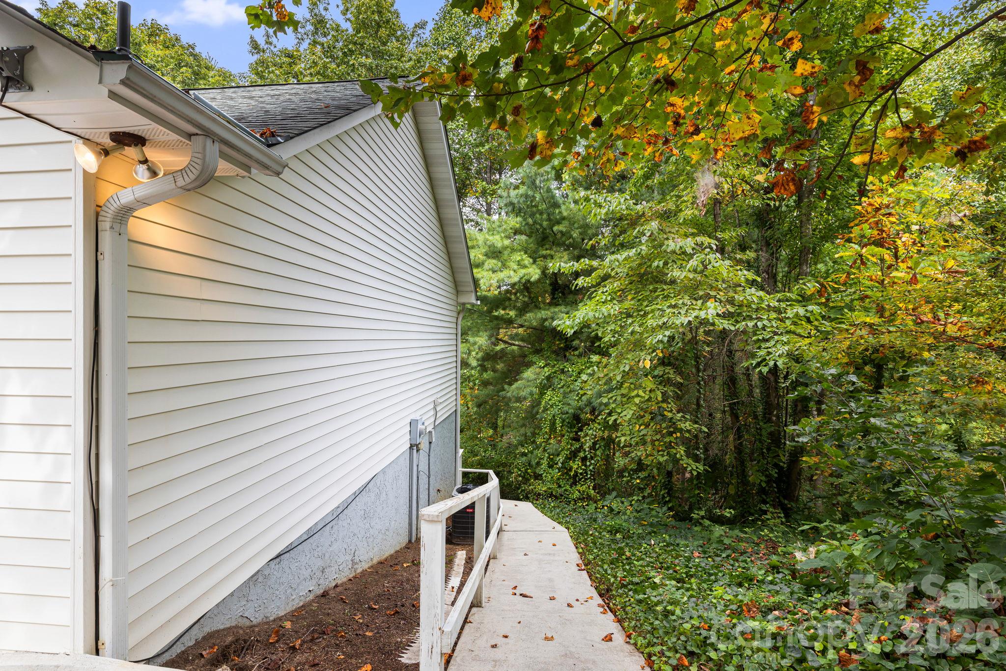 103 Tarragon Place Property Photo 40