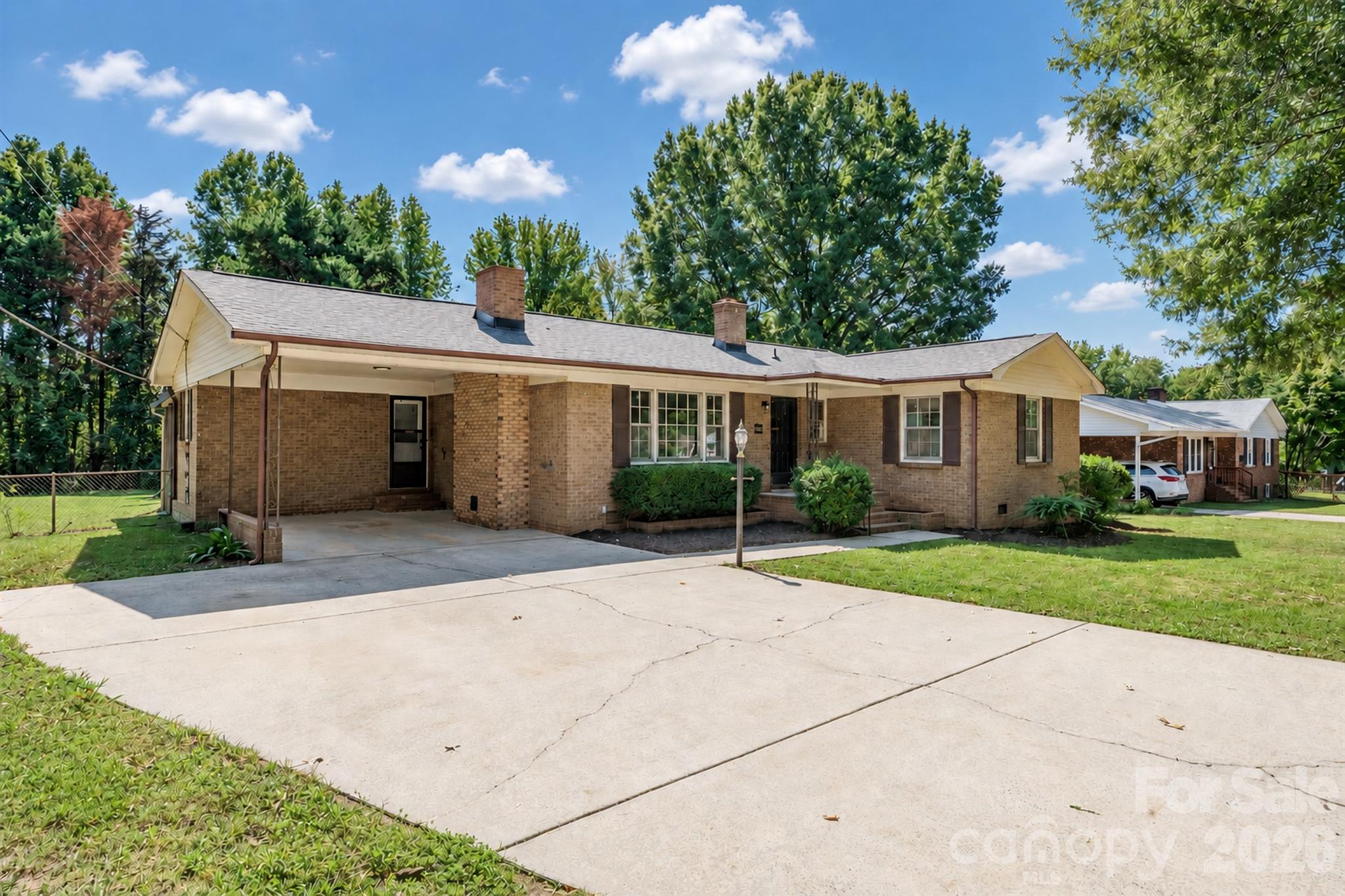 2530 Arnold Drive Property Photo 2