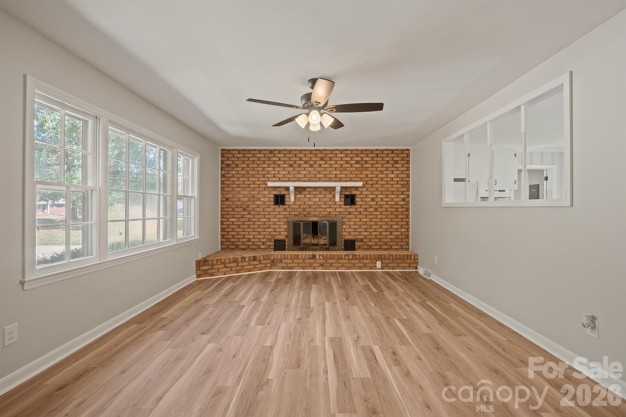 2530 Arnold Drive Property Photo 3