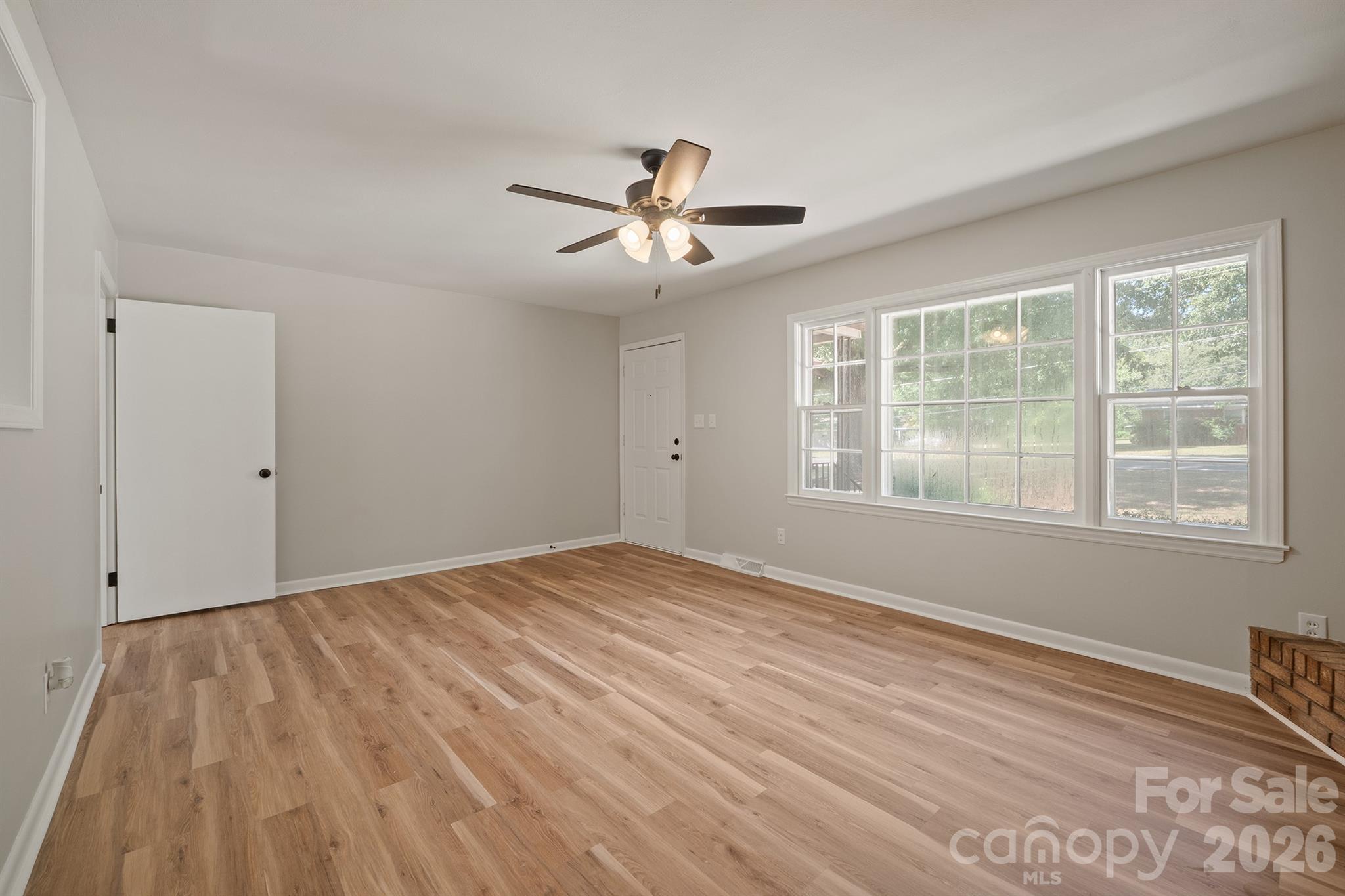 2530 Arnold Drive Property Photo 4