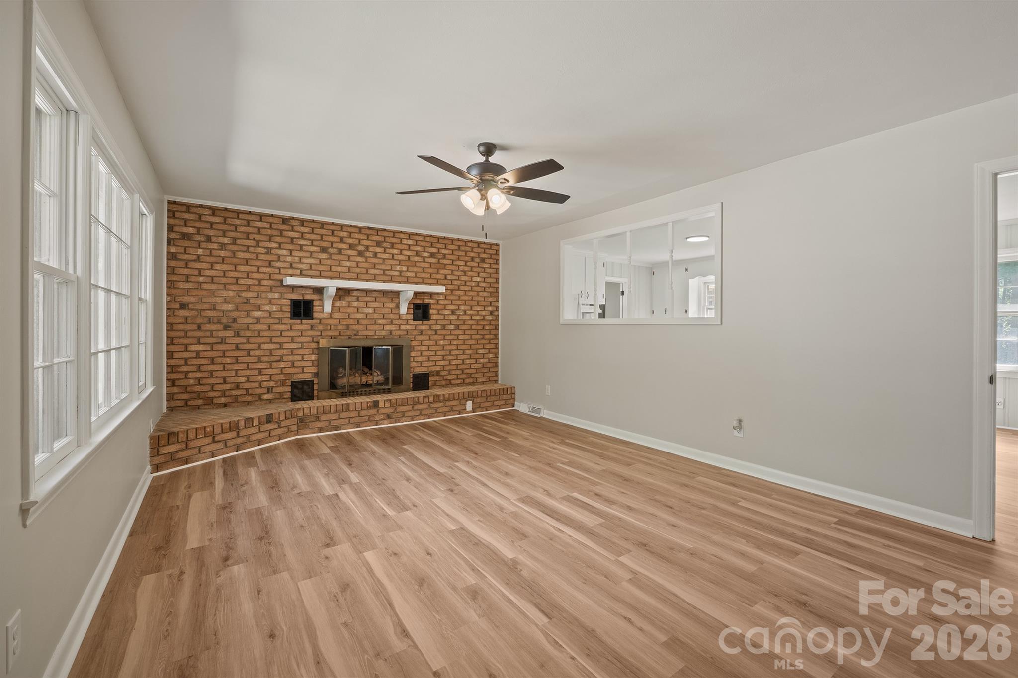 2530 Arnold Drive Property Photo 8