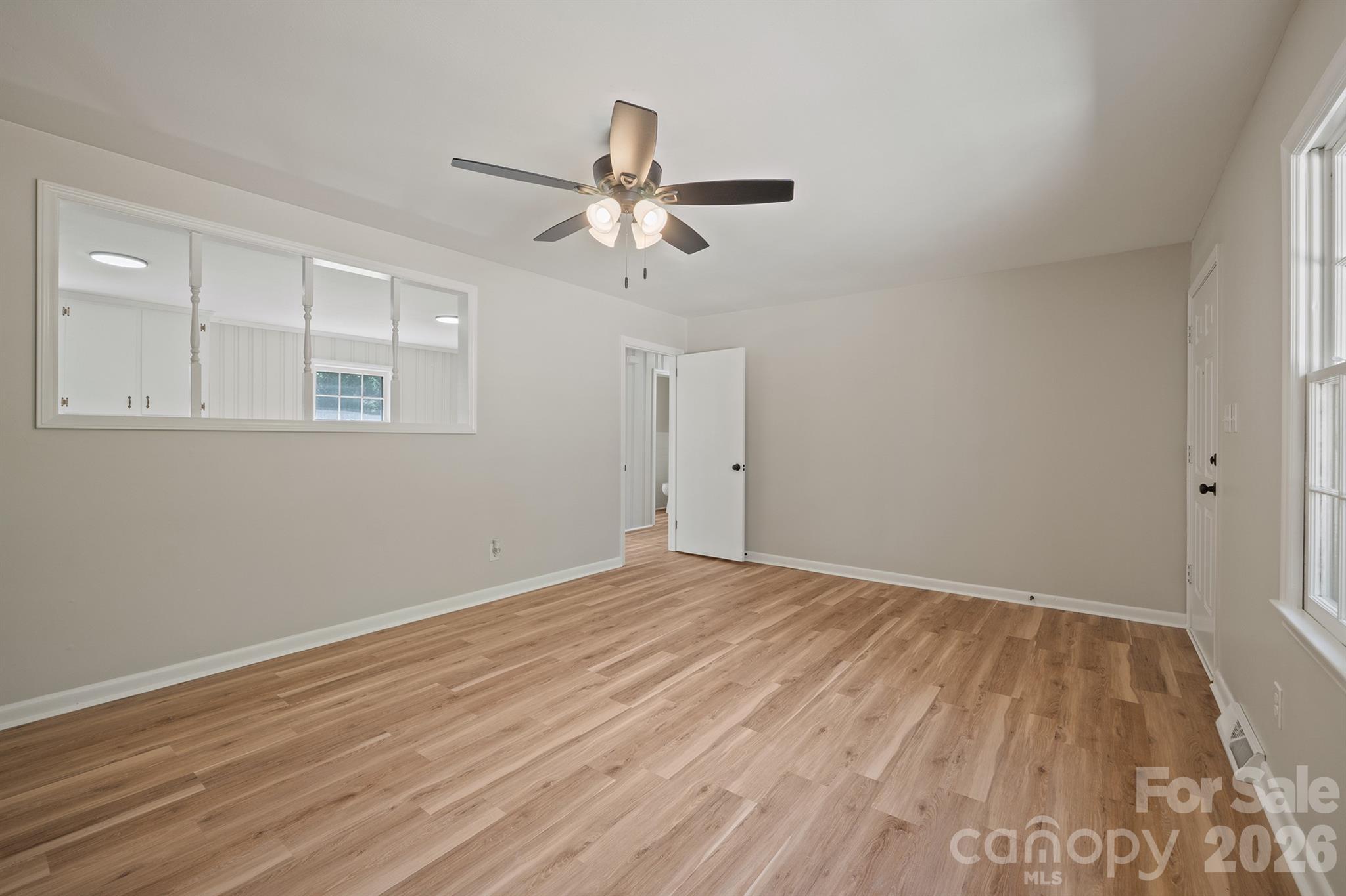 2530 Arnold Drive Property Photo 10
