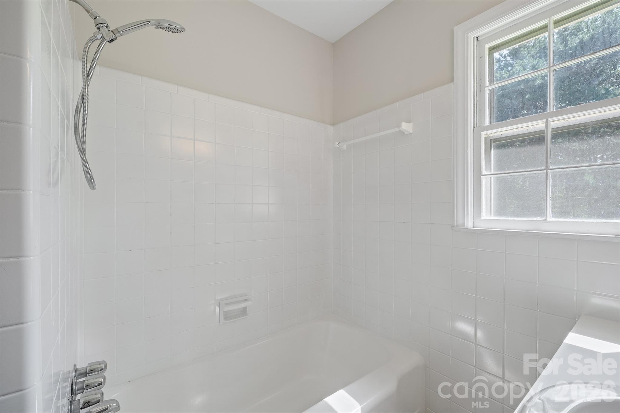 2530 Arnold Drive Property Photo 25