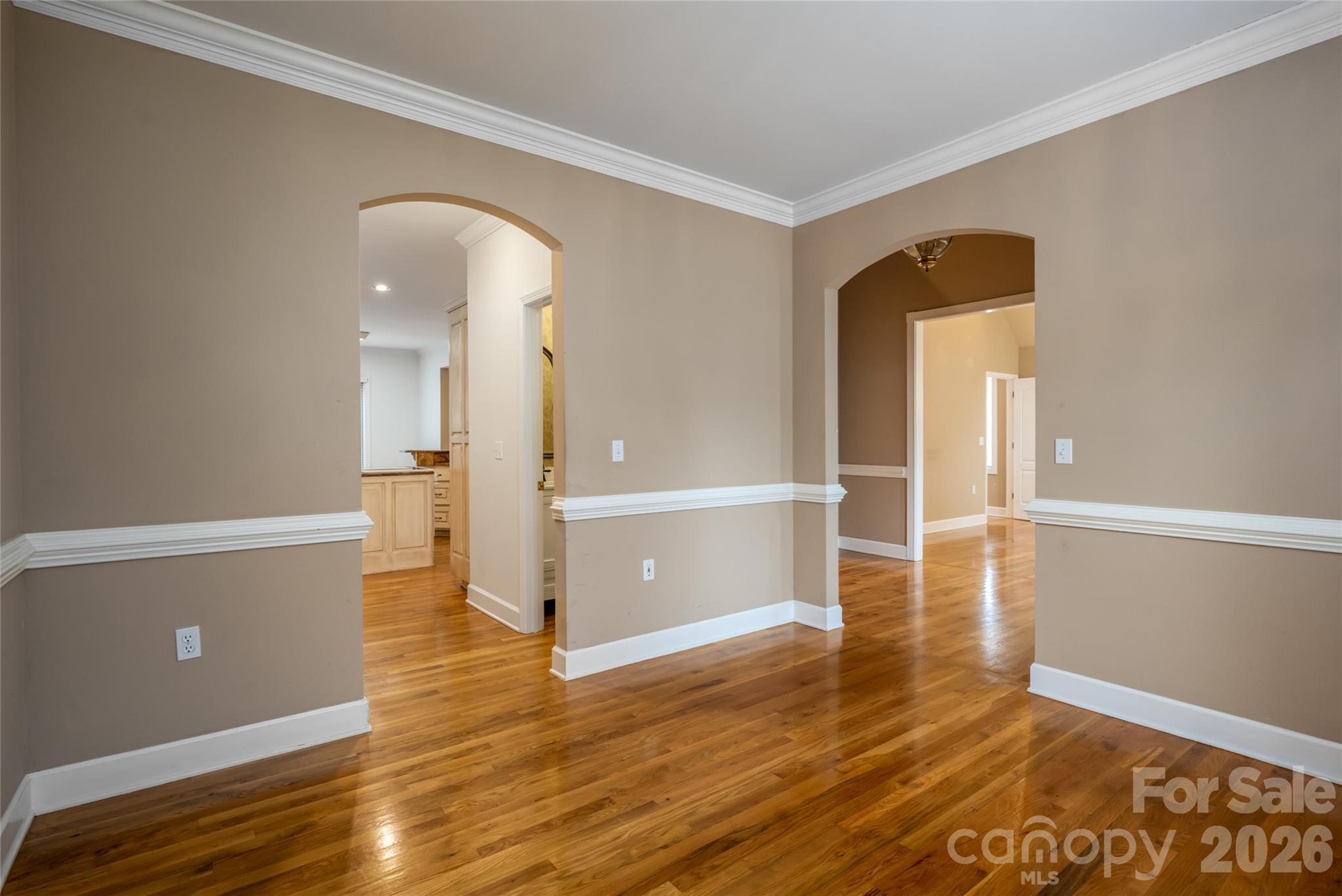 4943 Elmhurst Drive Property Photo 4