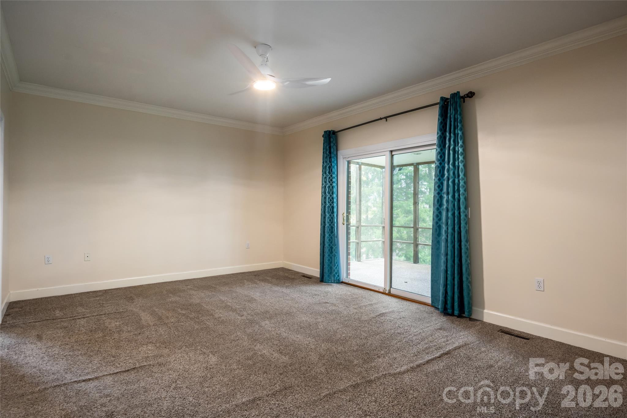 4943 Elmhurst Drive Property Photo 18