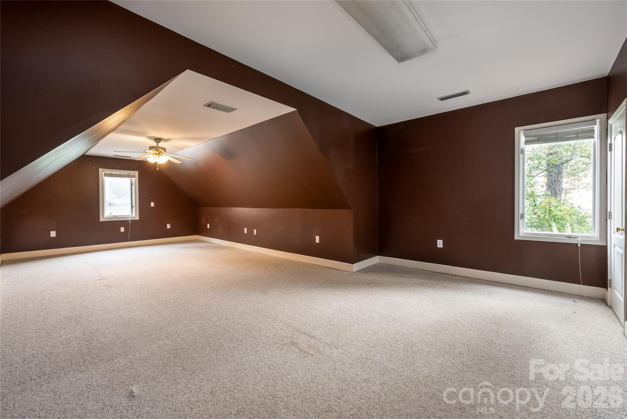 4943 Elmhurst Drive Property Photo 25