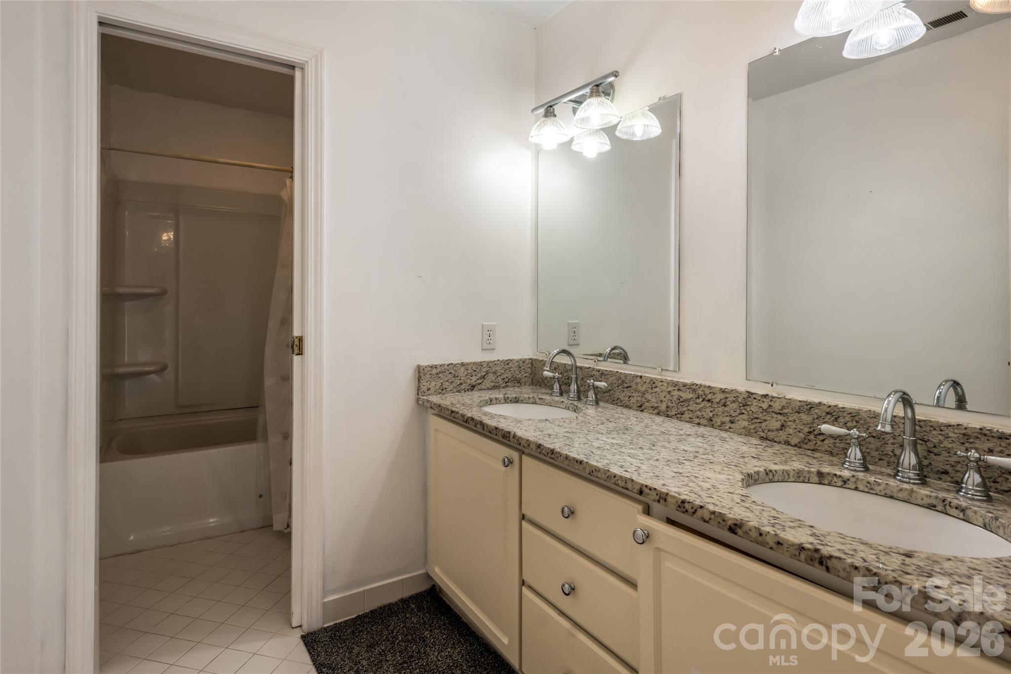 4943 Elmhurst Drive Property Photo 27