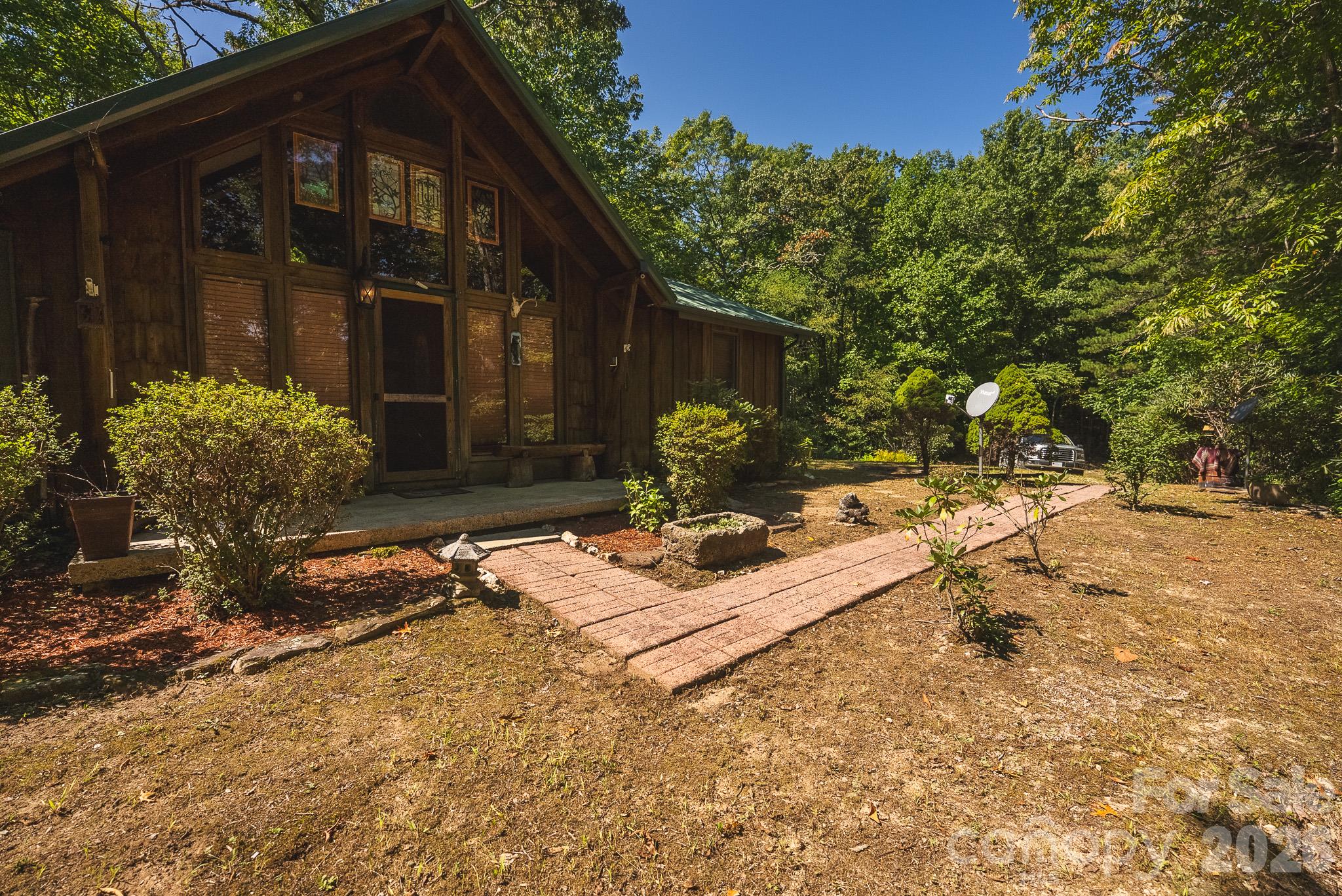 401 Shady Drive Property Photo 2