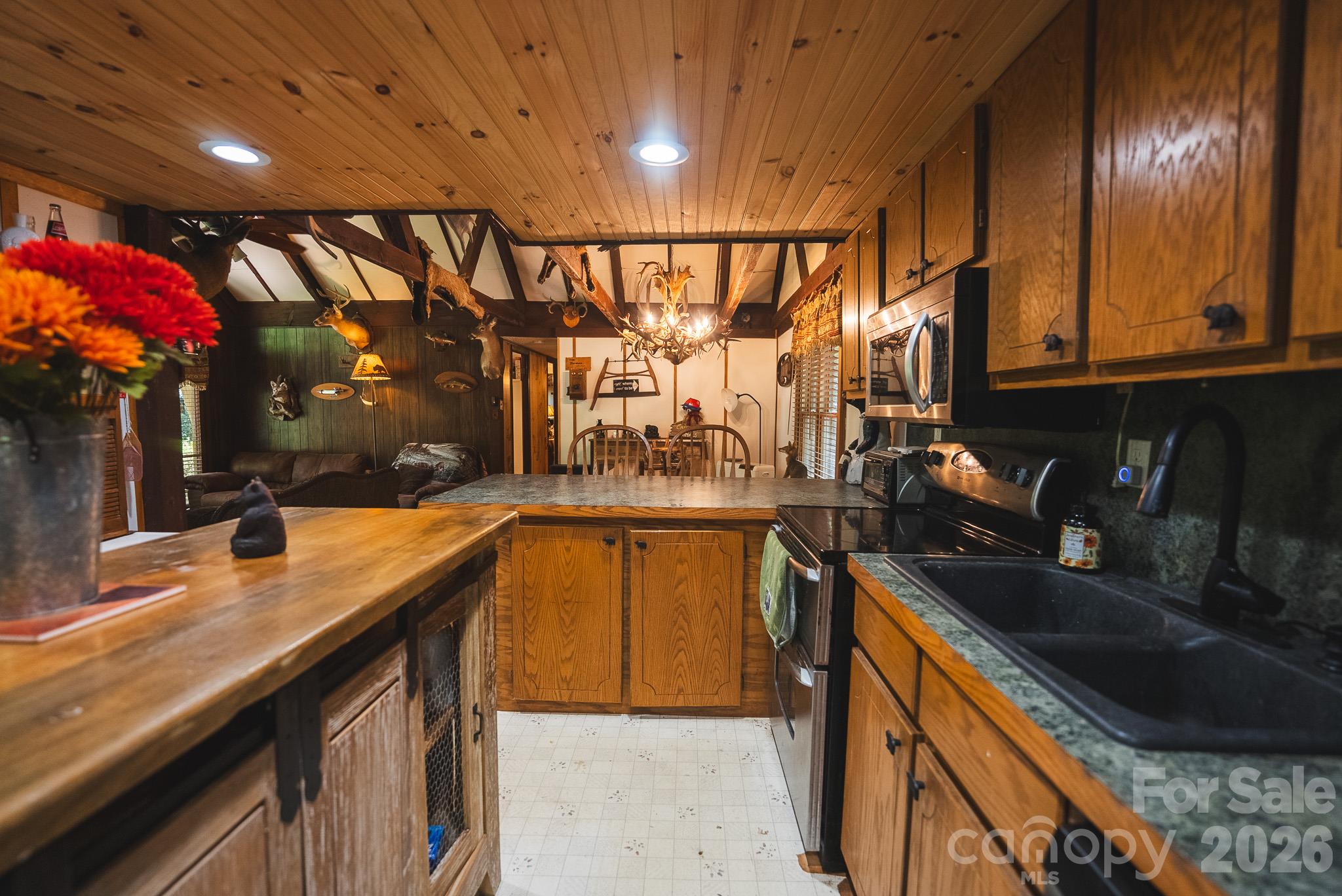 401 Shady Drive Property Photo 16