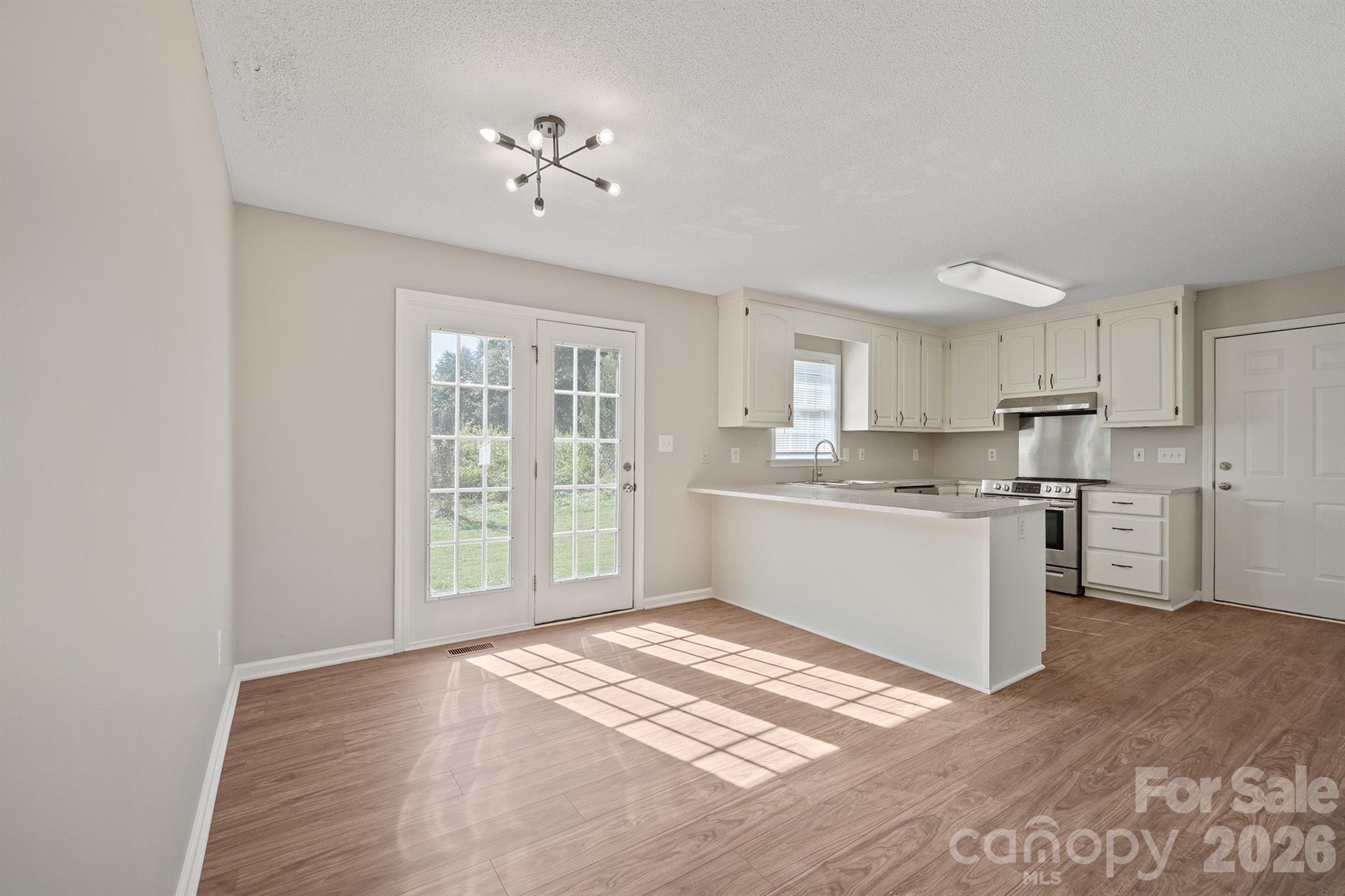 1061 Isenhour Court Property Photo 8