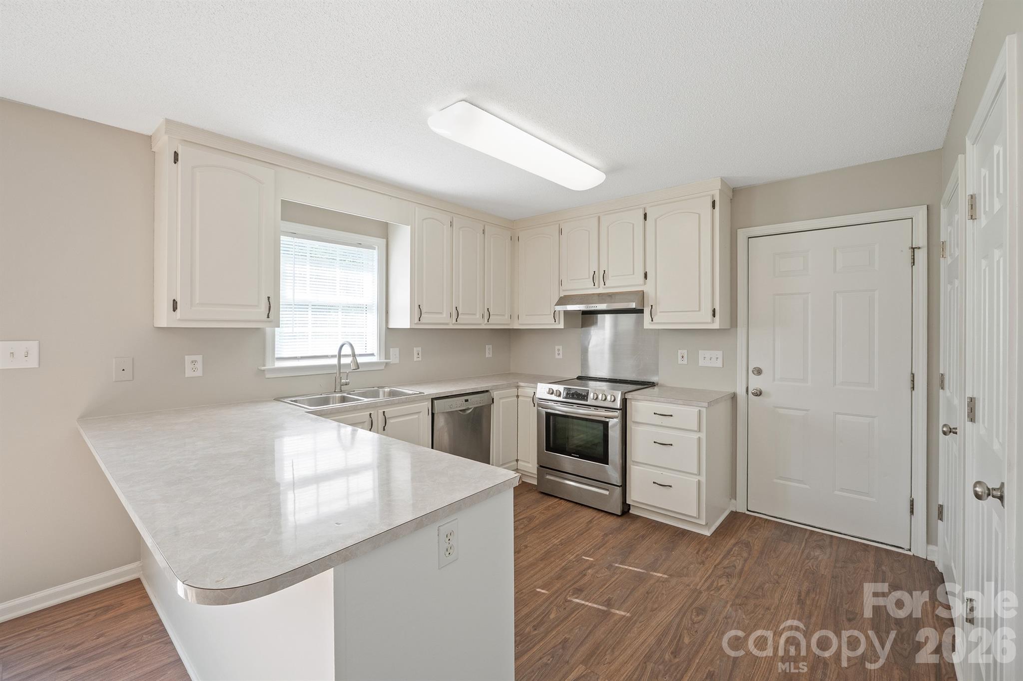 1061 Isenhour Court Property Photo 11