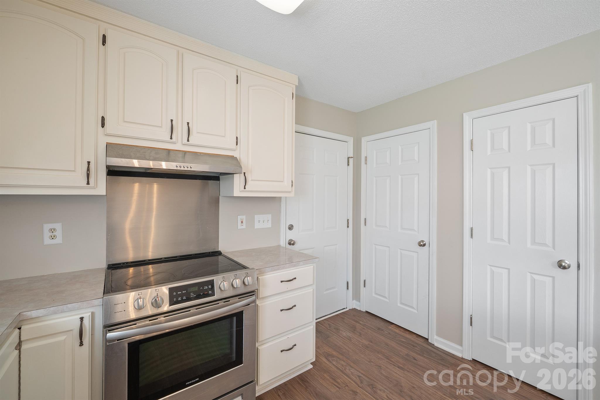 1061 Isenhour Court Property Photo 14