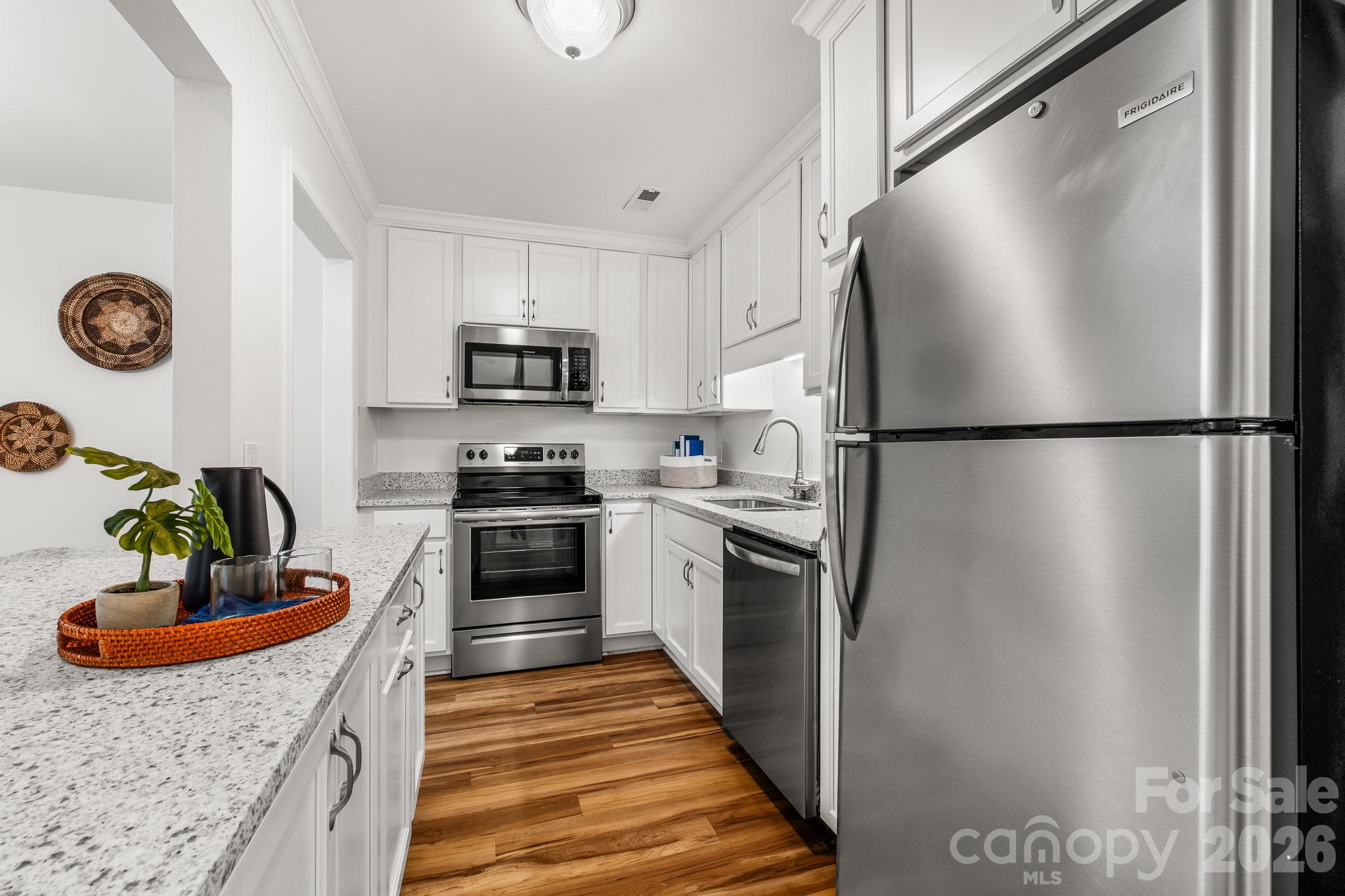 11413 Kingfisher Drive Property Photo 3