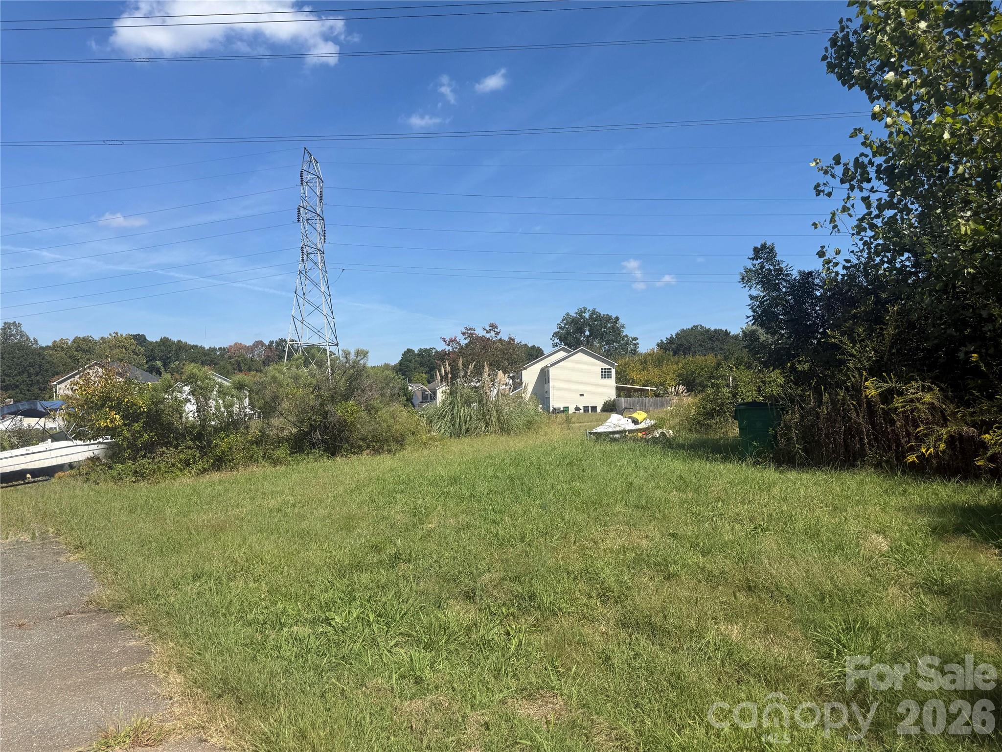 815 Oakdale Road Property Photo 3