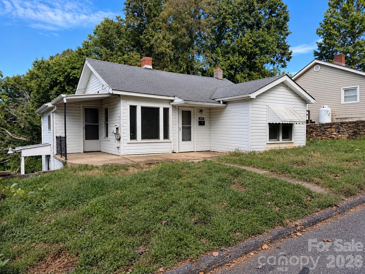 440 Hillcrest Drive Property Photo 9