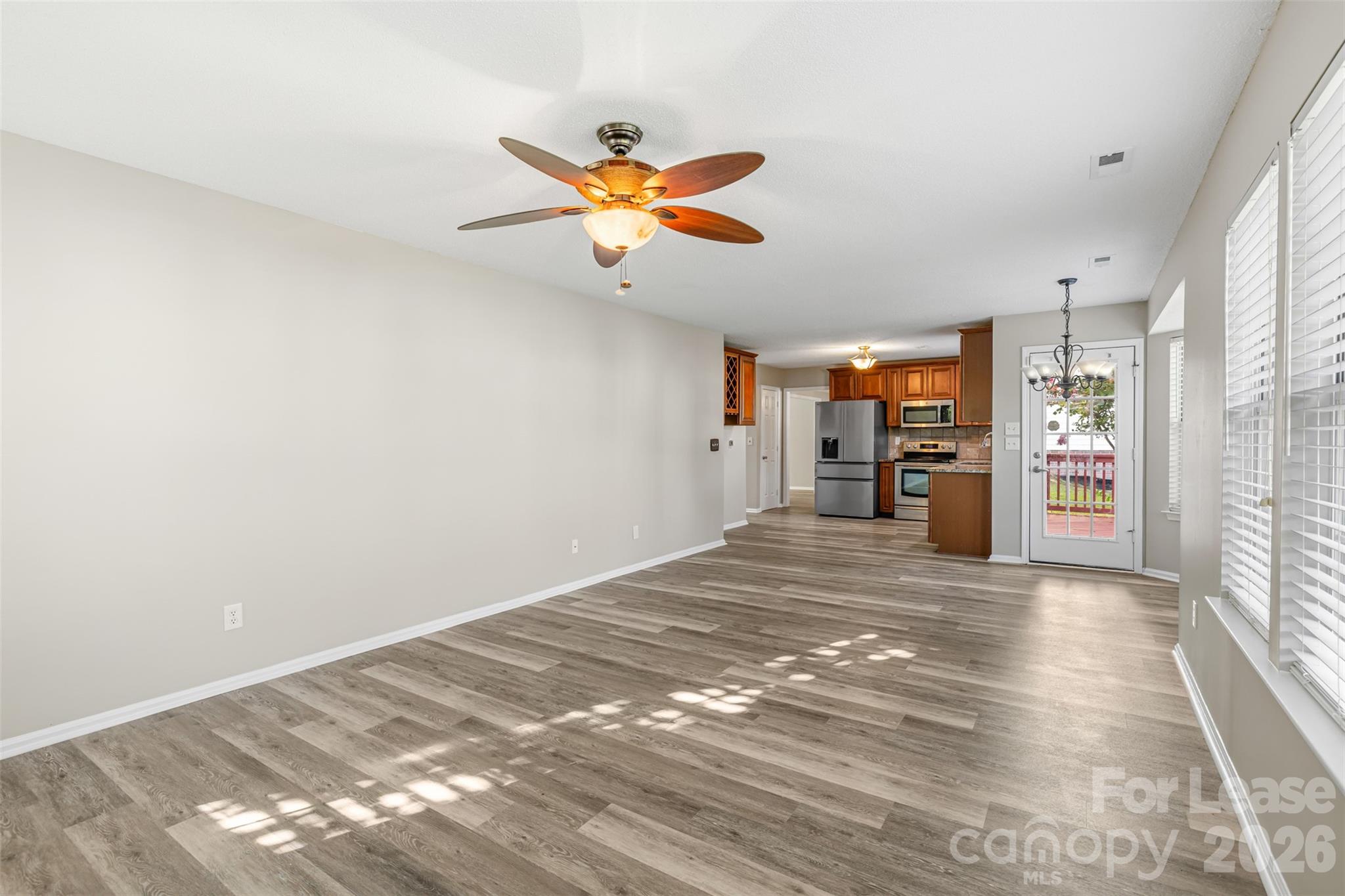 6102 Tesh Court Property Photo 7