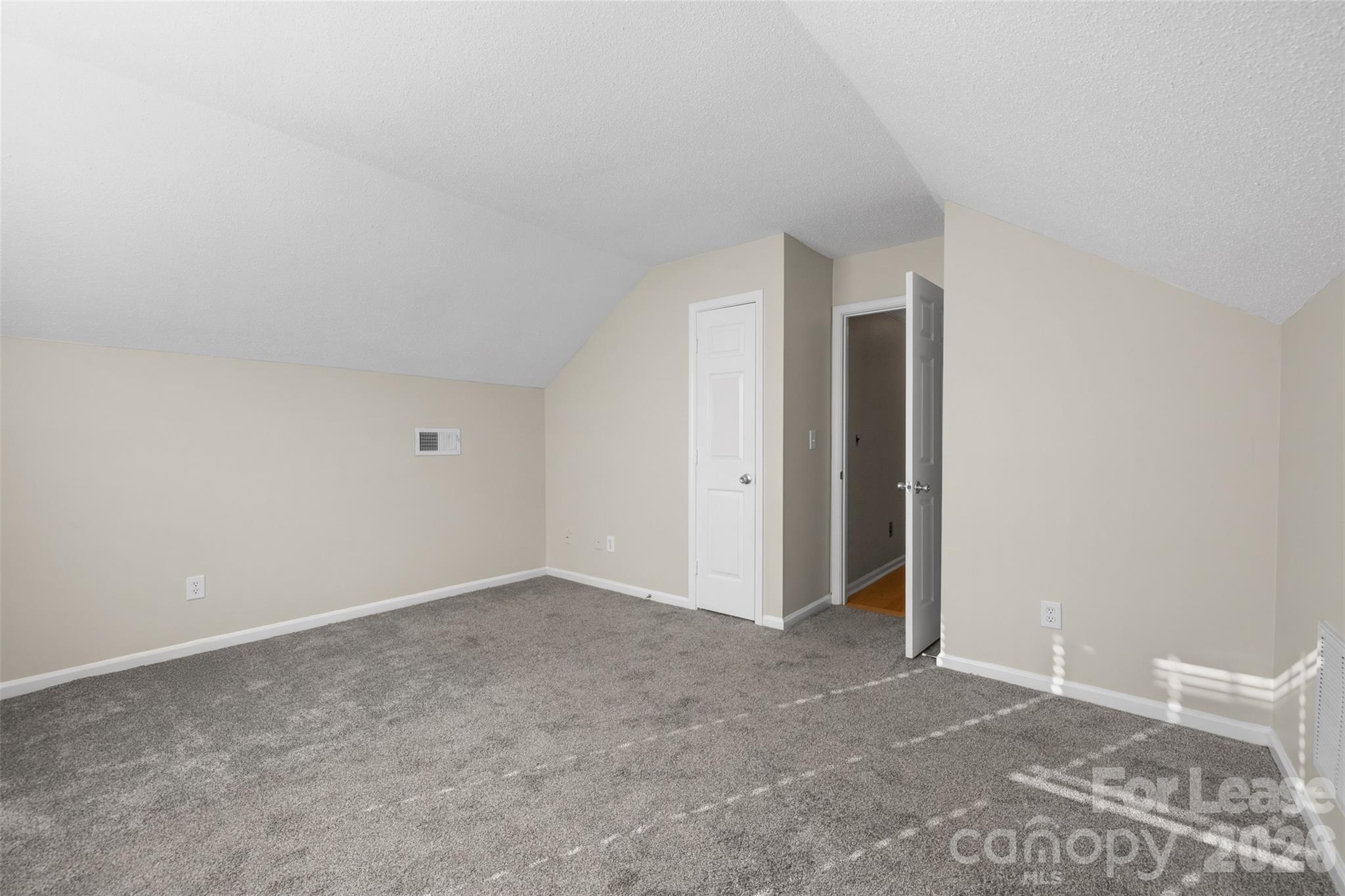 6102 Tesh Court Property Photo 15