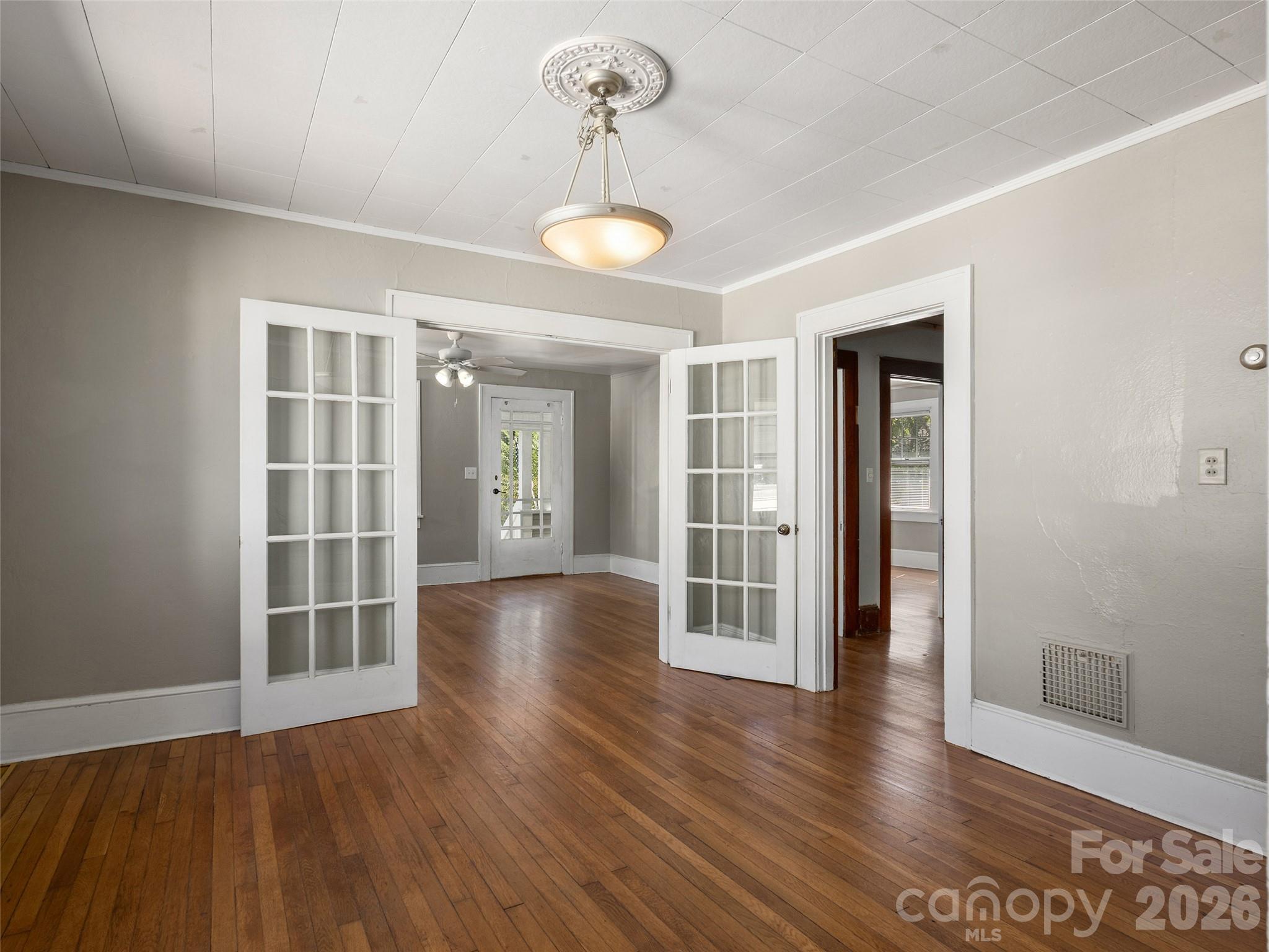 33 Madeline Avenue Property Photo 8