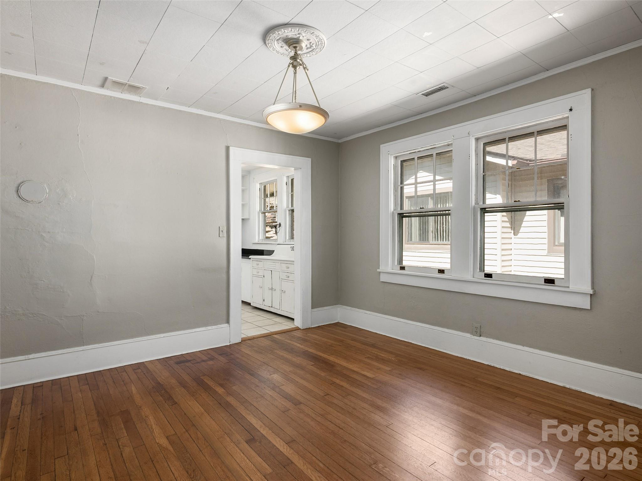 33 Madeline Avenue Property Photo 9