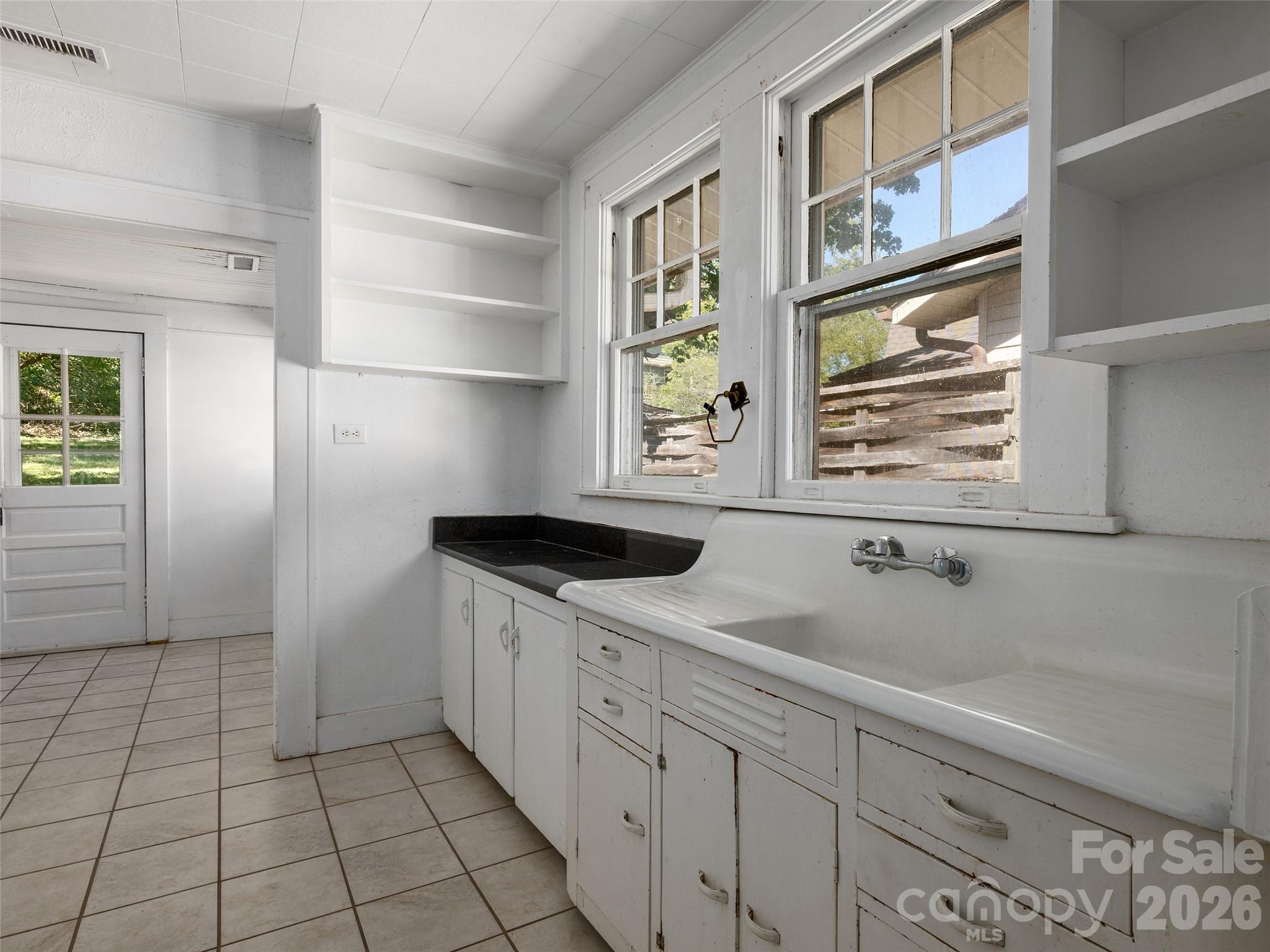 33 Madeline Avenue Property Photo 10