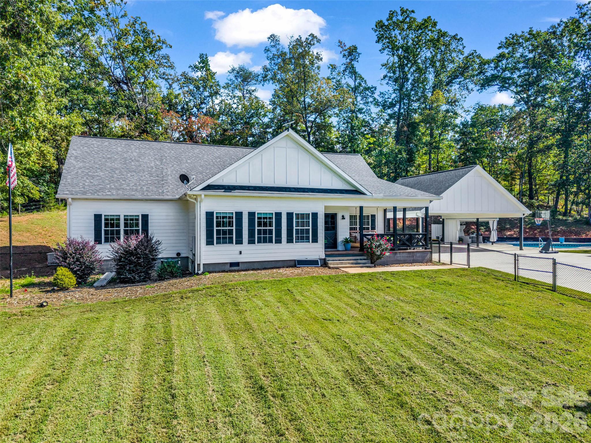 194 Lyles Pond Road Property Photo 4