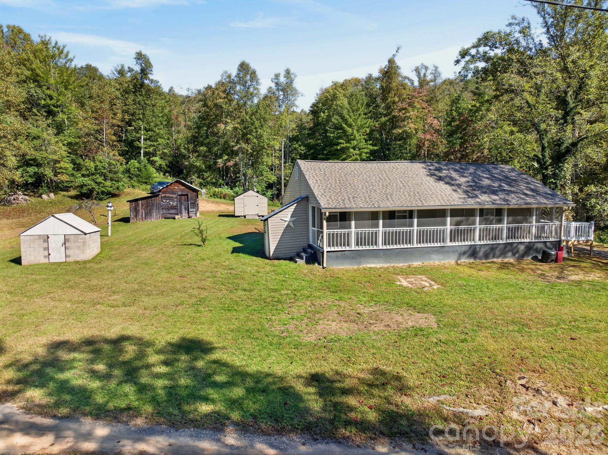 2805 H T Road Property Photo 5