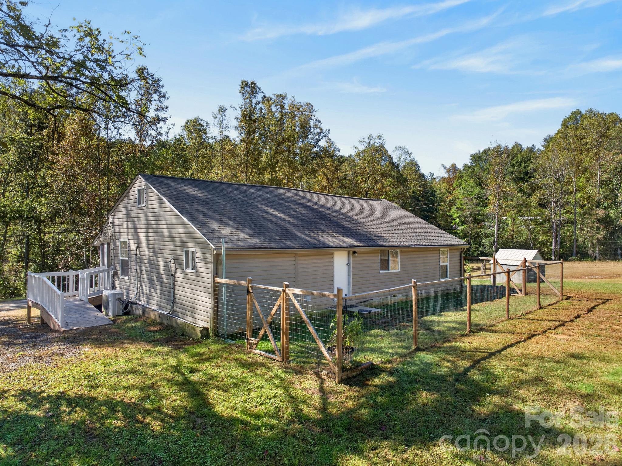 2805 H T Road Property Photo 29