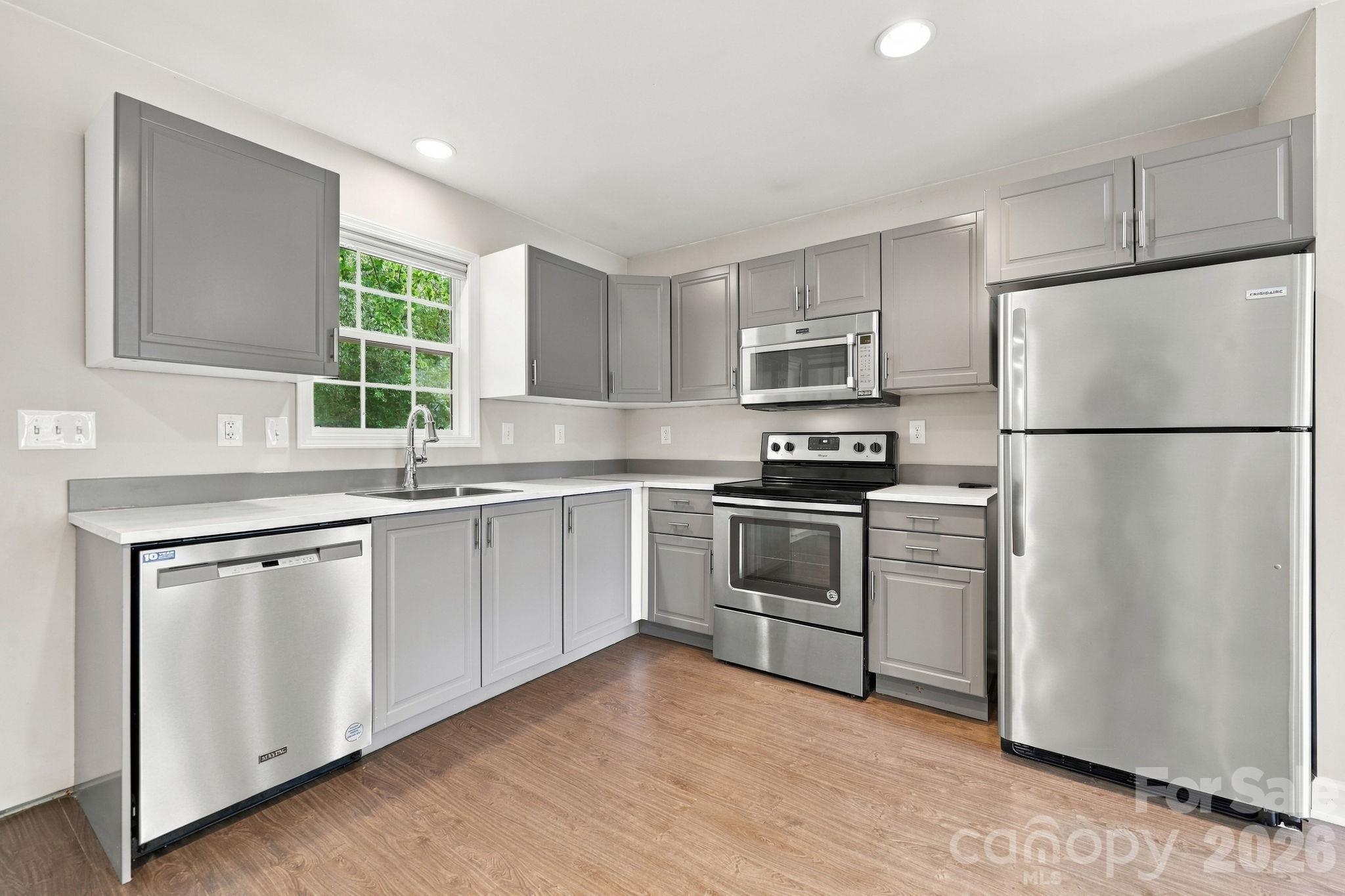 203 Crestview Drive Property Photo 12
