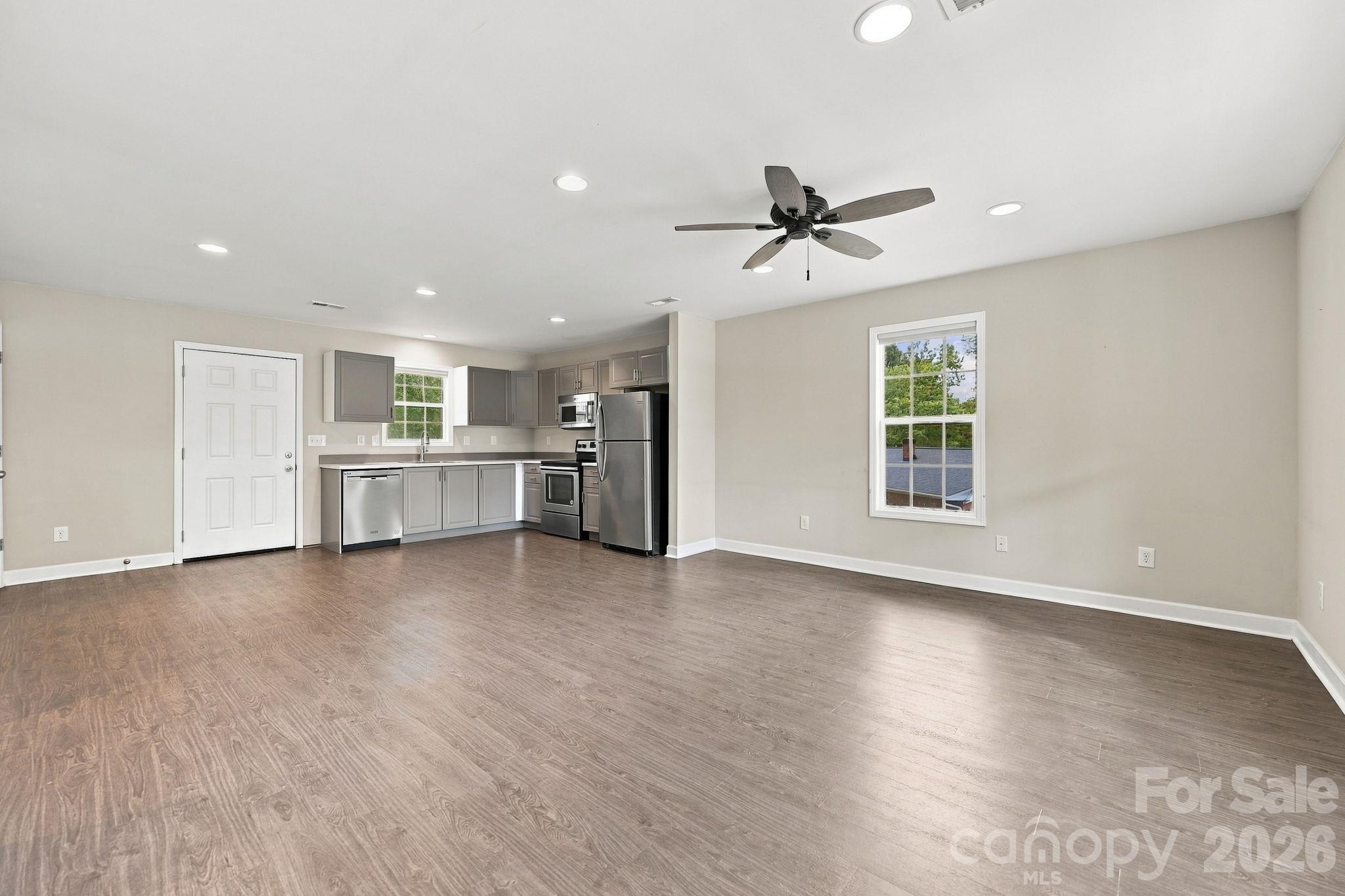 203 Crestview Drive Property Photo 14