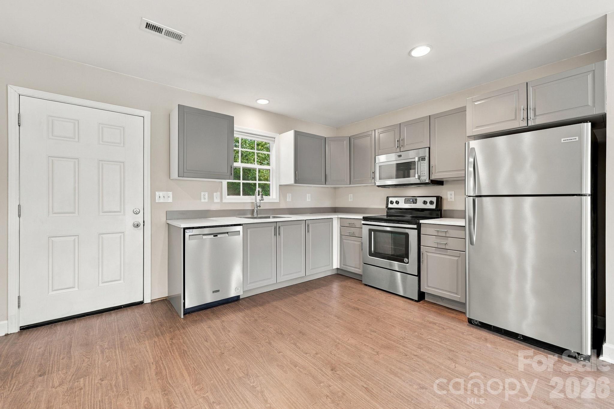 203 Crestview Drive Property Photo 15