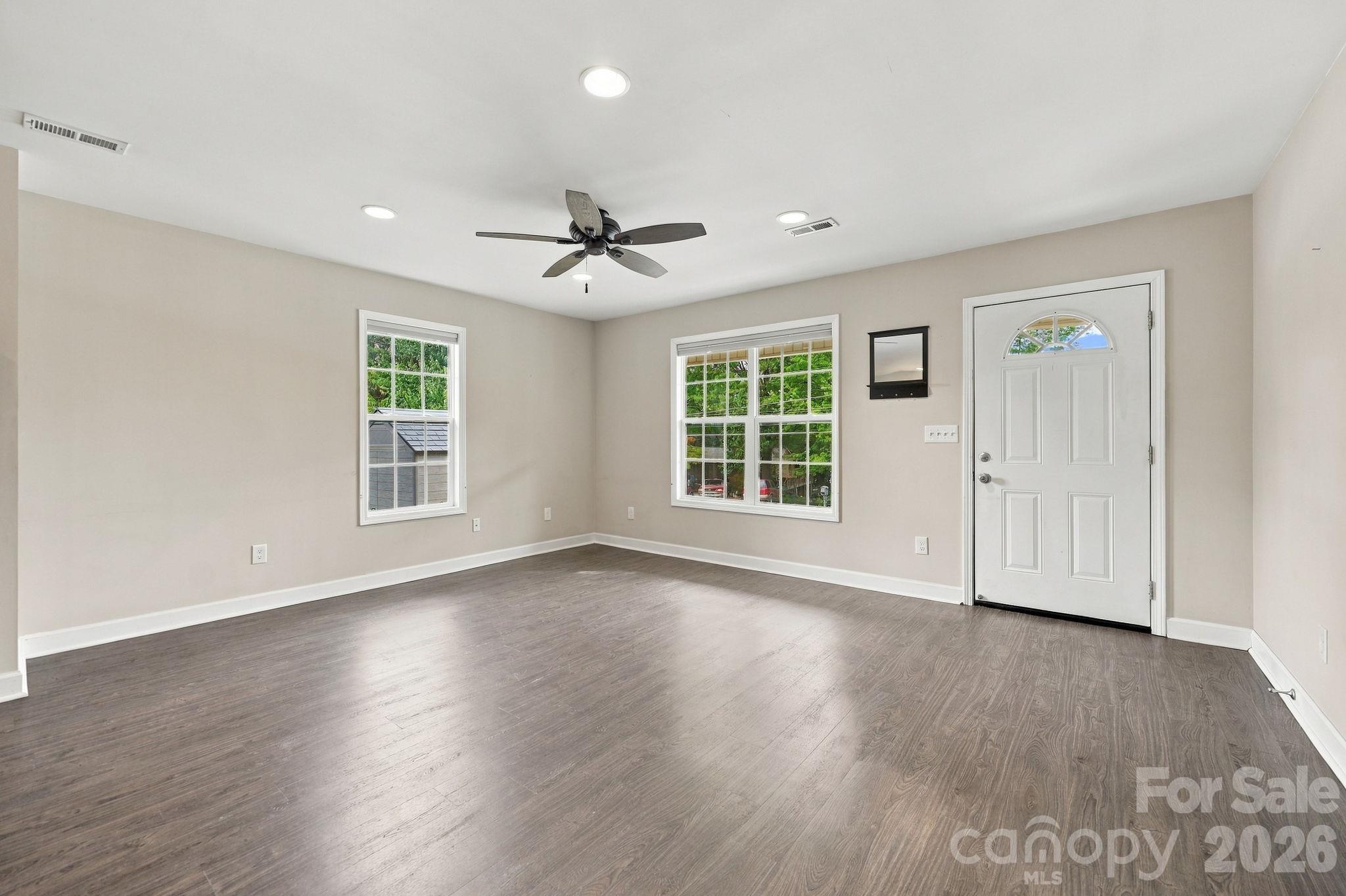 203 Crestview Drive Property Photo 16