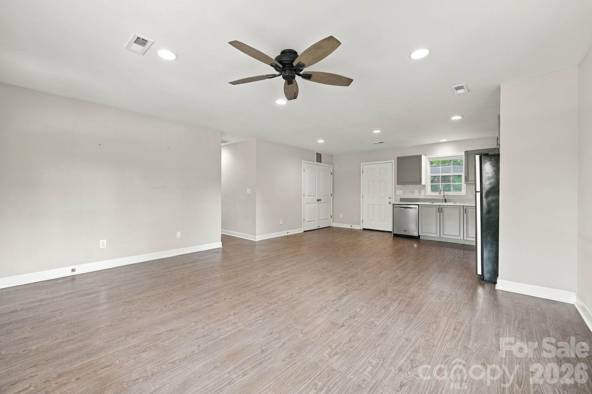 203 Crestview Drive Property Photo 18
