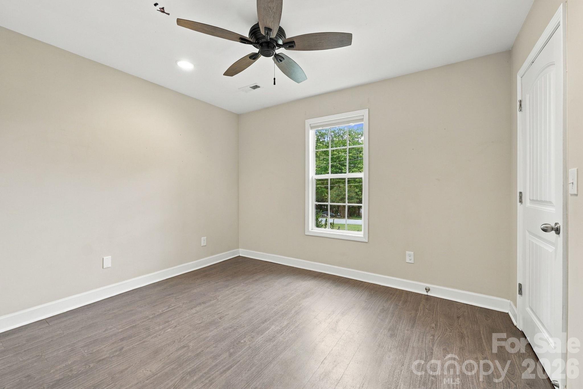203 Crestview Drive Property Photo 25