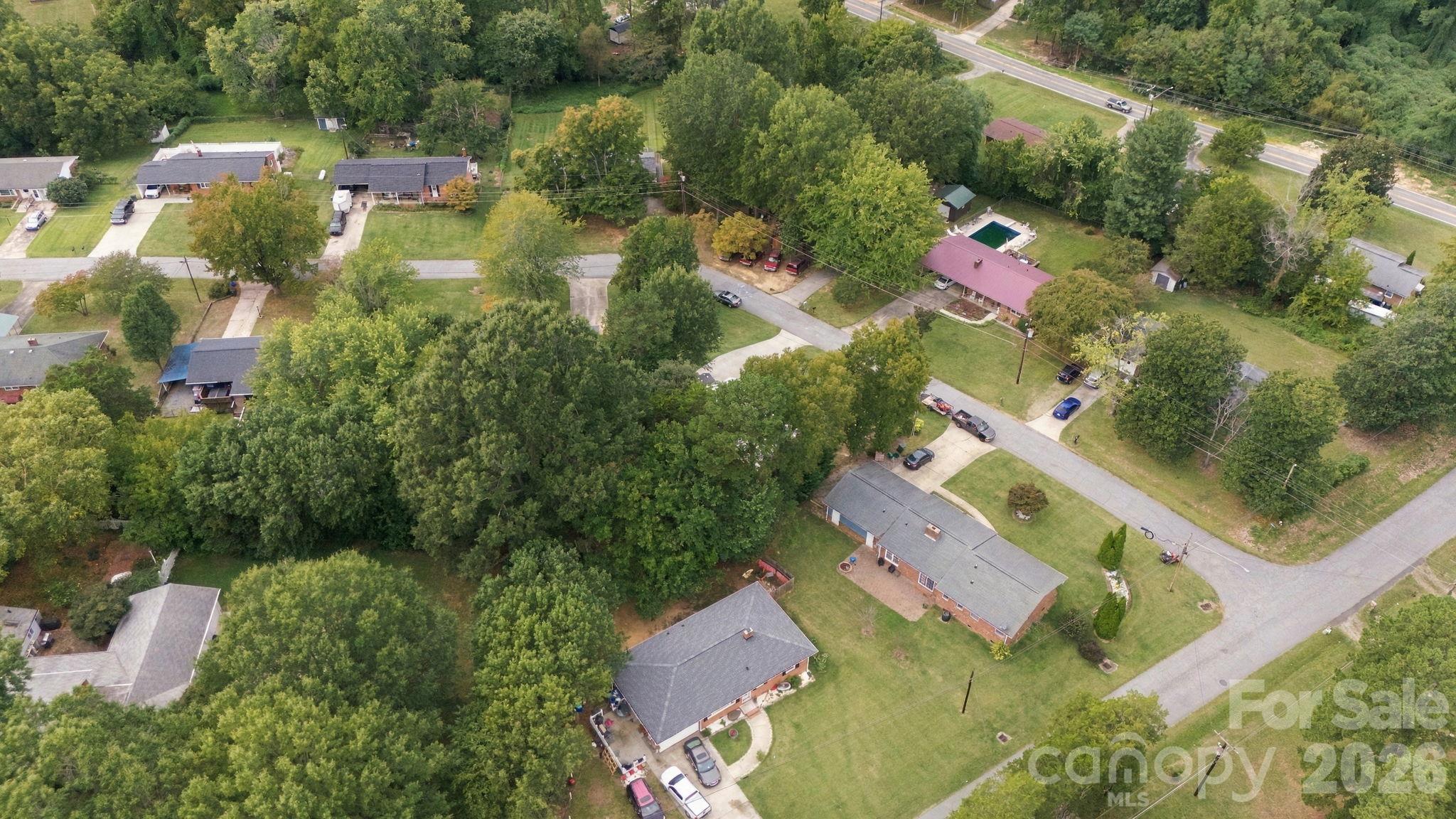 203 Crestview Drive Property Photo 33