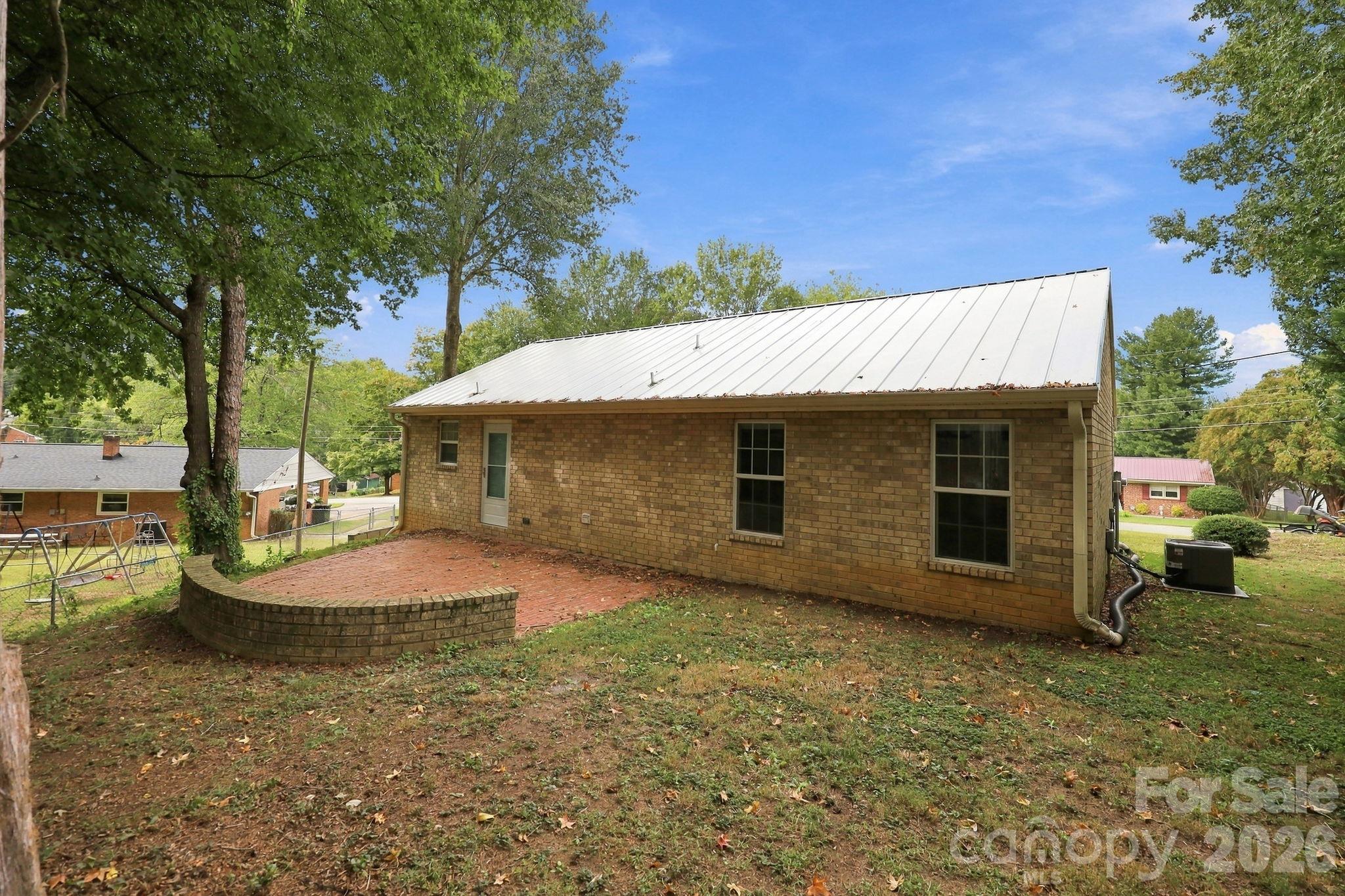 203 Crestview Drive Property Photo 35