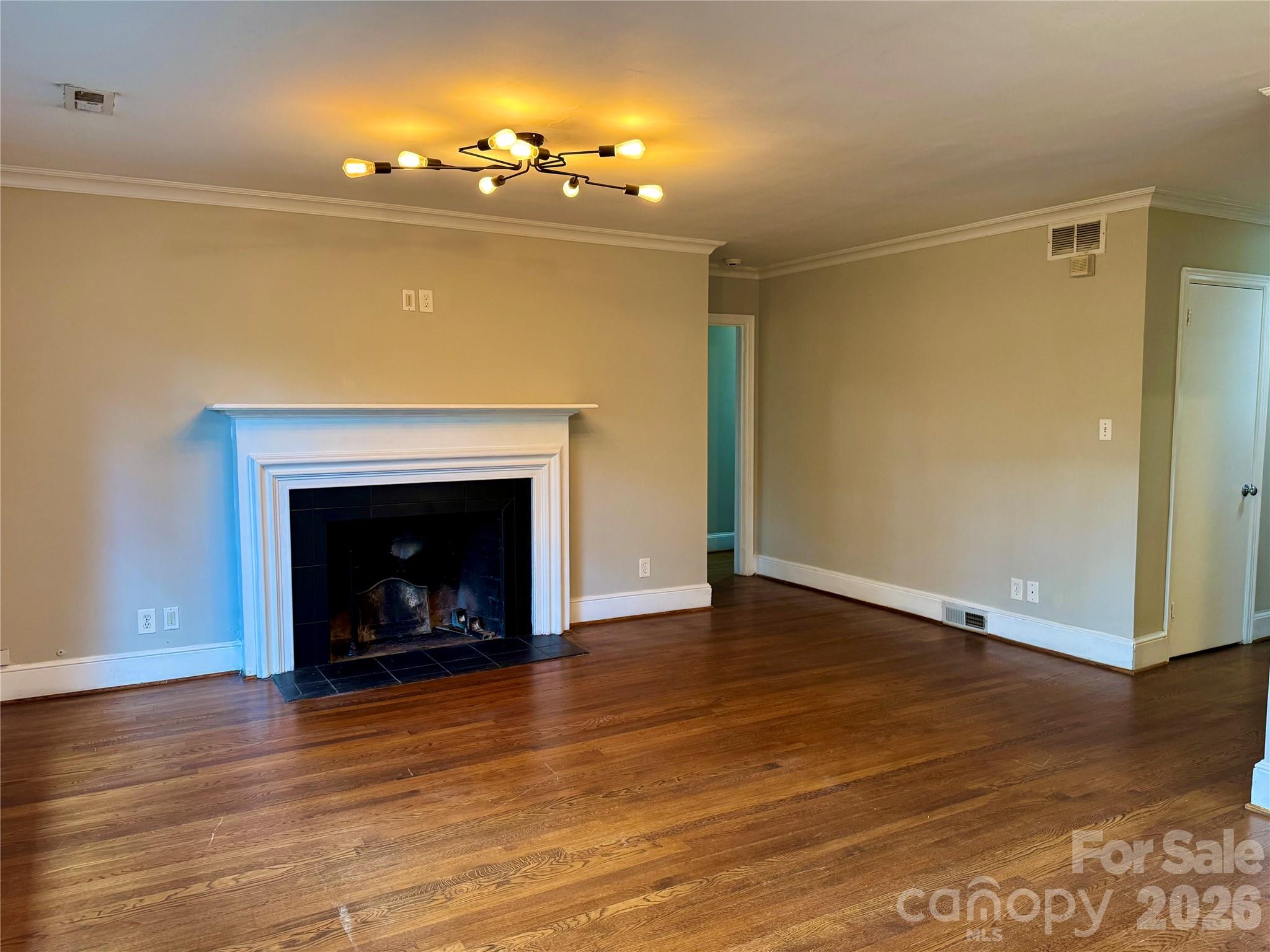 2108 Hassell Place Property Photo 4