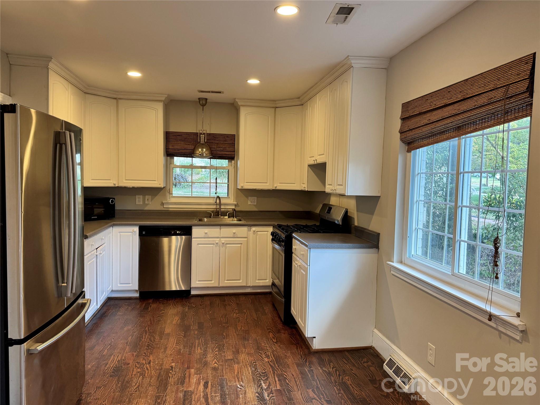 2108 Hassell Place Property Photo 6