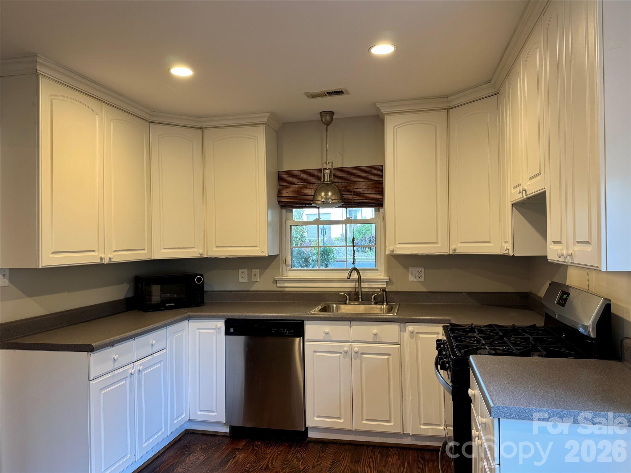 2108 Hassell Place Property Photo 7