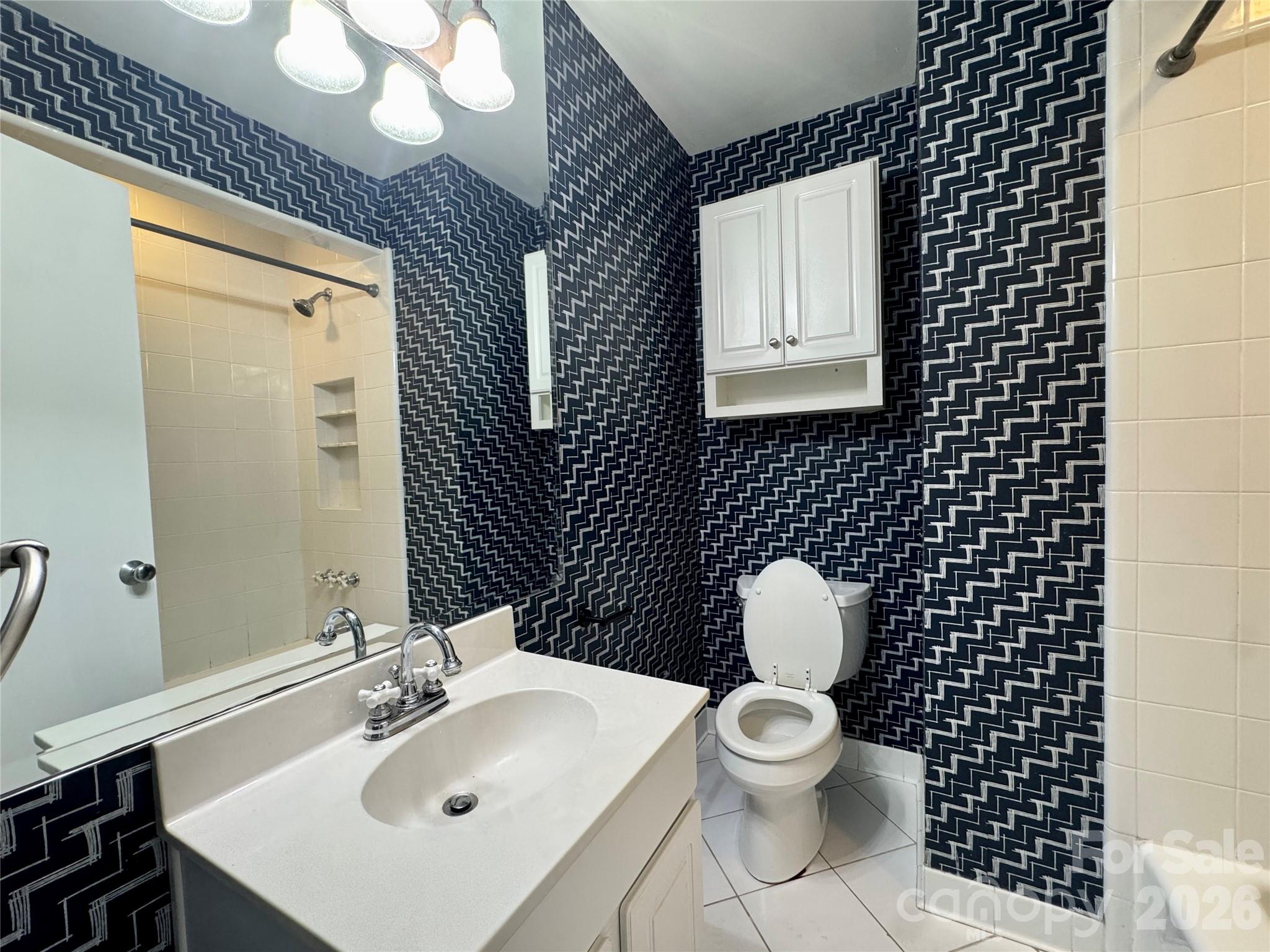 2108 Hassell Place Property Photo 16