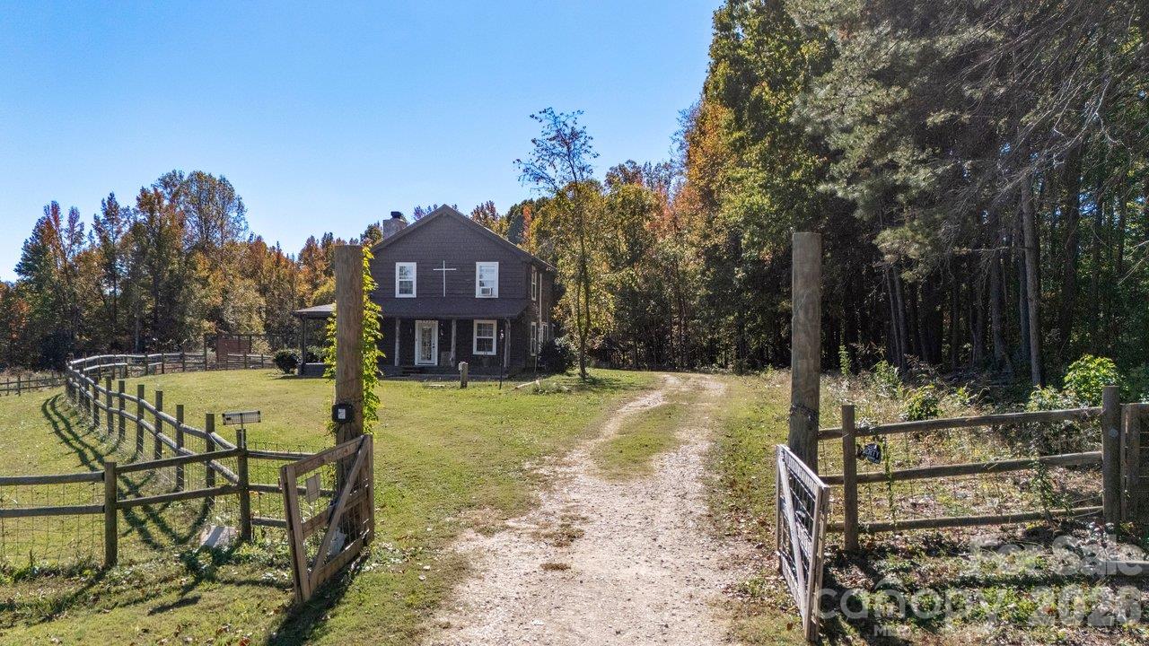 2955 Sherrills Ford Road Property Photo 4