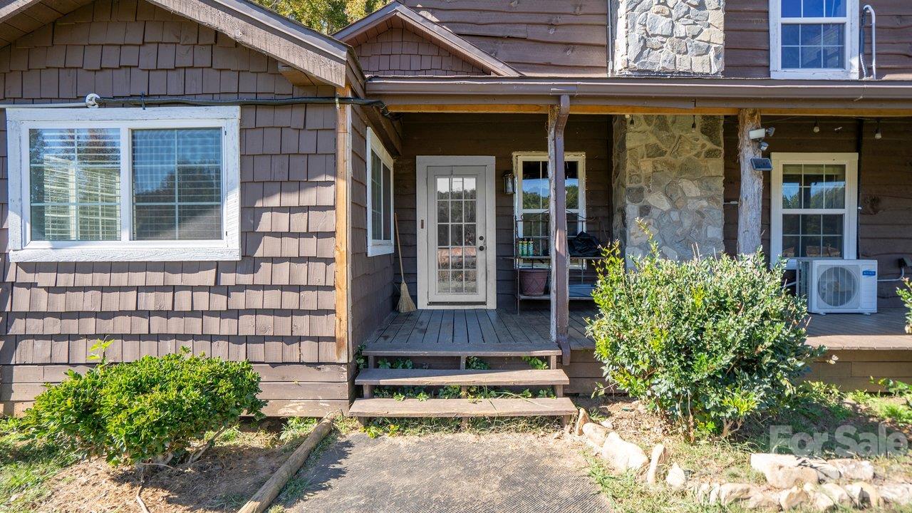 2955 Sherrills Ford Road Property Photo 10