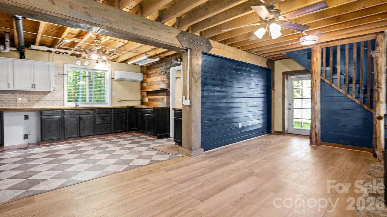 2955 Sherrills Ford Road Property Photo 15