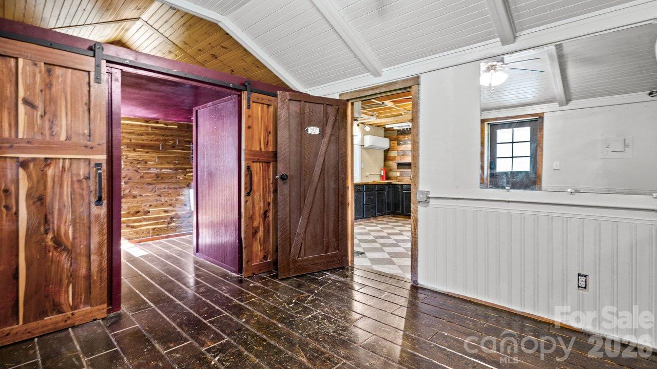2955 Sherrills Ford Road Property Photo 18