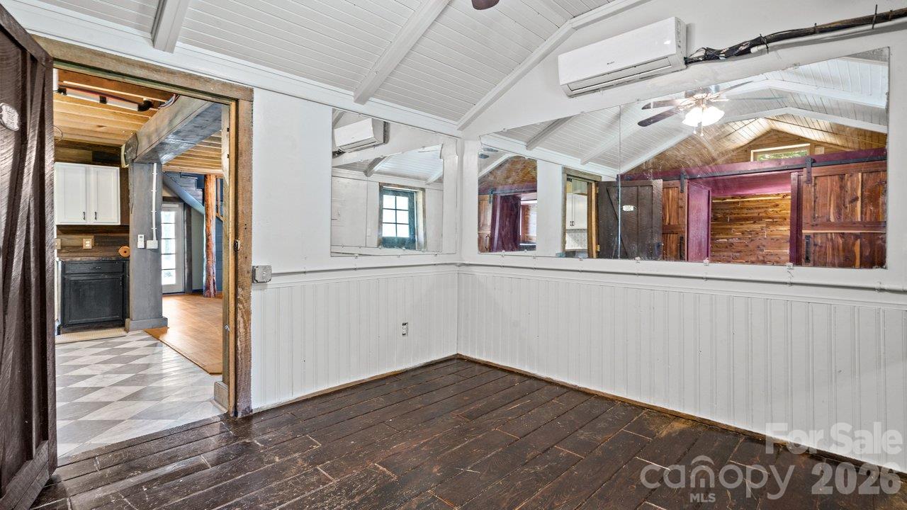 2955 Sherrills Ford Road Property Photo 19
