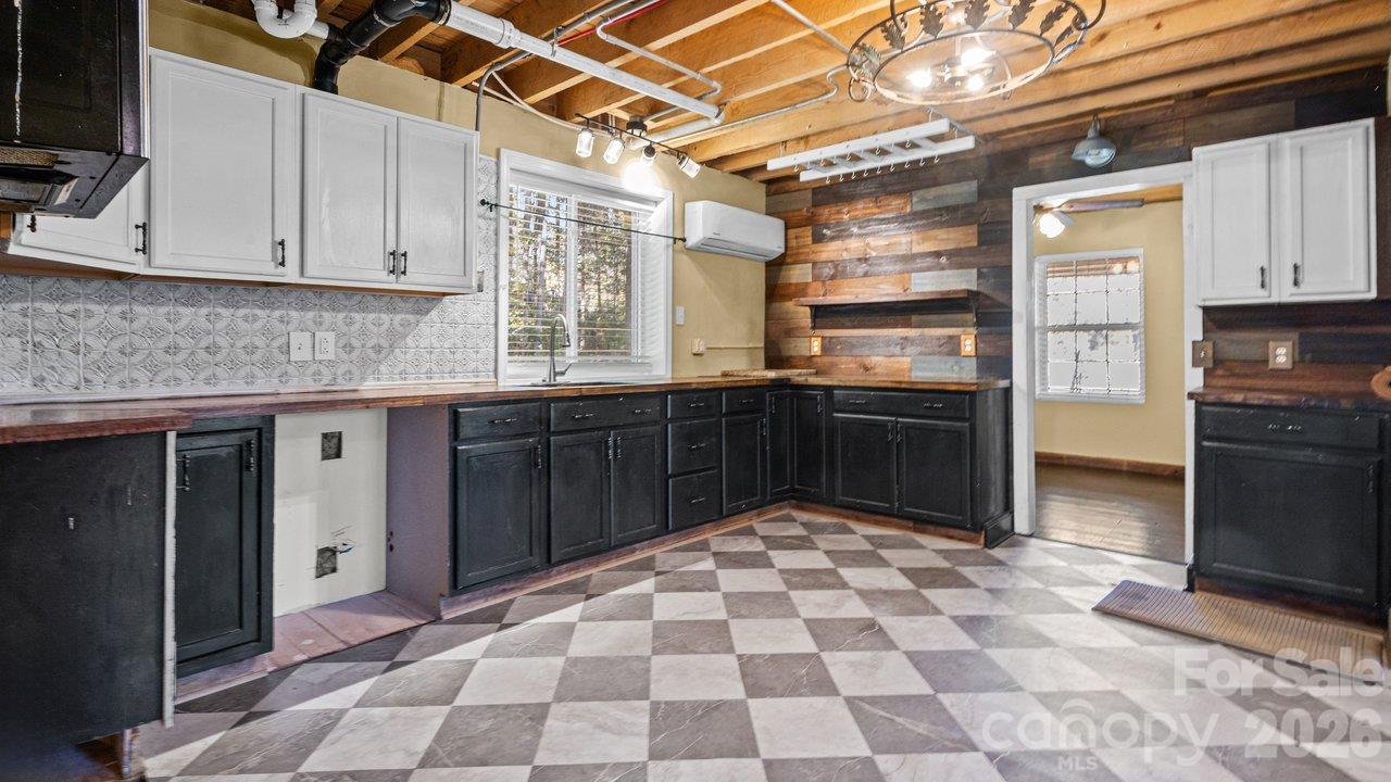 2955 Sherrills Ford Road Property Photo 23