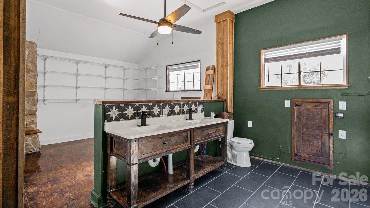 2955 Sherrills Ford Road Property Photo 32
